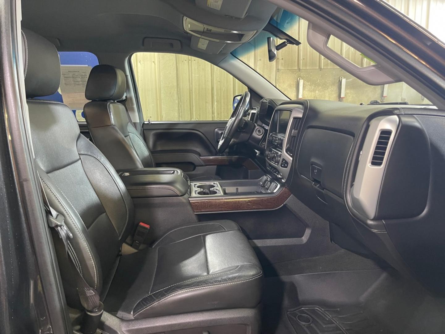 2015 GREY GMC SIERRA 1500 SLT (3GTU2VEC2FG) with an 5.3L engine, Automatic transmission, located at 2525 S. Cushman, Fairbanks, AK, 99701, (907) 452-5707, 64.824036, -147.712311- Photo#3