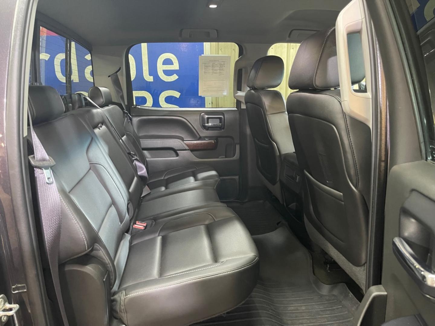 2015 GREY GMC SIERRA 1500 SLT (3GTU2VEC2FG) with an 5.3L engine, Automatic transmission, located at 2525 S. Cushman, Fairbanks, AK, 99701, (907) 452-5707, 64.824036, -147.712311- Photo#4