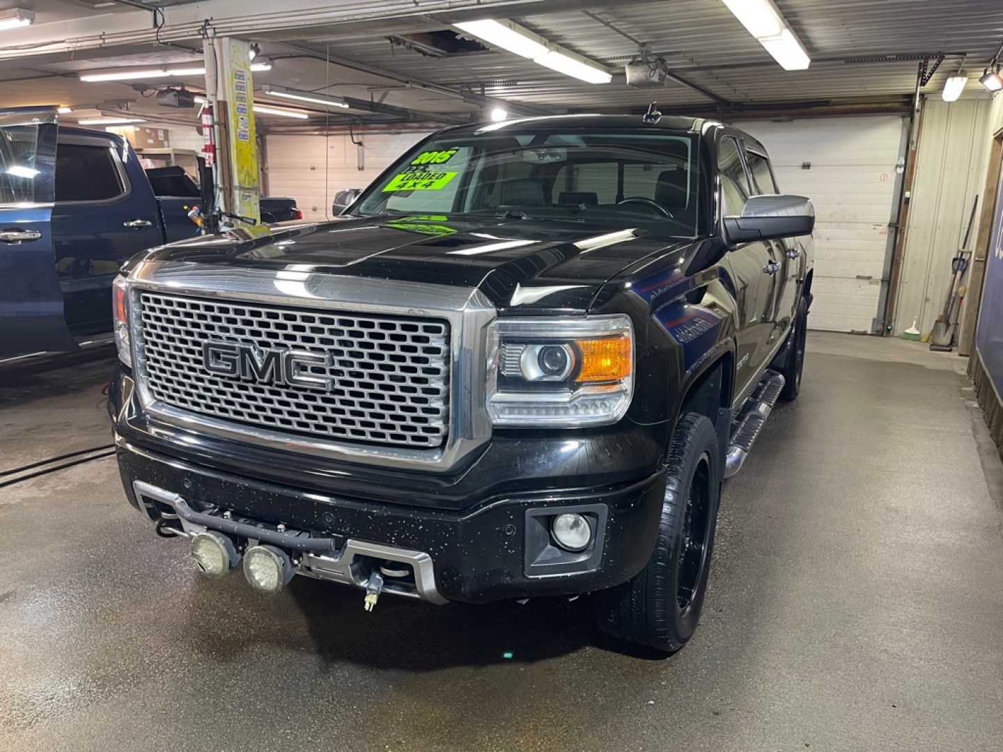 2015 BLACK GMC SIERRA 1500 DENALI (3GTU2WEC7FG) with an 5.3L engine, Automatic transmission, located at 2525 S. Cushman, Fairbanks, AK, 99701, (907) 452-5707, 64.824036, -147.712311- Photo#1