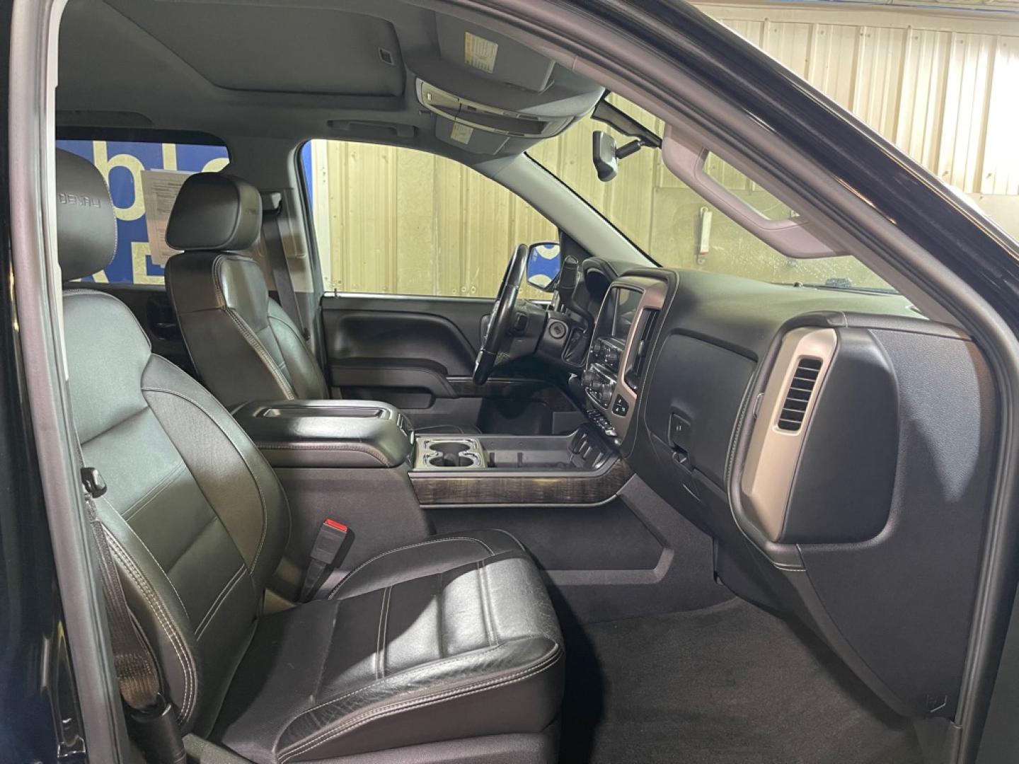 2015 BLACK GMC SIERRA 1500 DENALI (3GTU2WEC7FG) with an 5.3L engine, Automatic transmission, located at 2525 S. Cushman, Fairbanks, AK, 99701, (907) 452-5707, 64.824036, -147.712311- Photo#3