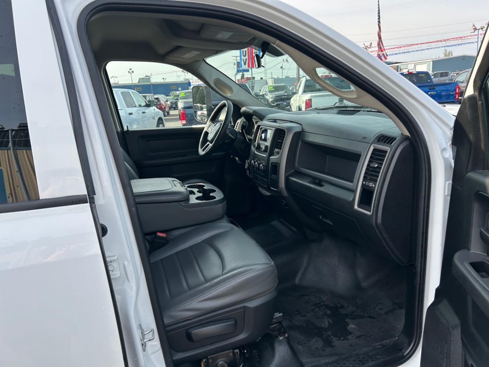 2015 WHITE RAM 3500 (3C7WRTCJ2FG) with an 6.4L engine, Automatic transmission, located at 2525 S. Cushman, Fairbanks, AK, 99701, (907) 452-5707, 64.824036, -147.712311 - Photo#4