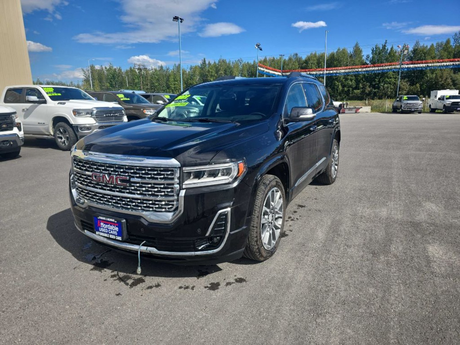 2022 BLACK GMC ACADIA DENALI (1GKKNXL40NZ) with an 2.0L engine, Automatic transmission, located at 2525 S. Cushman, Fairbanks, AK, 99701, (907) 452-5707, 64.824036, -147.712311 - Photo#1