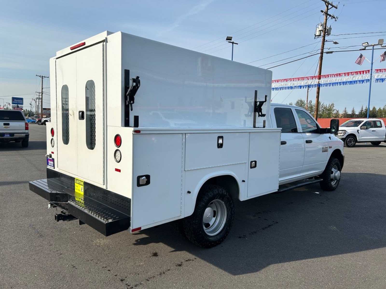 2015 WHITE RAM 3500 (3C7WRTCJ4FG) with an 6.4L engine, Automatic transmission, located at 2525 S. Cushman, Fairbanks, AK, 99701, (907) 452-5707, 64.824036, -147.712311 - Photo#2