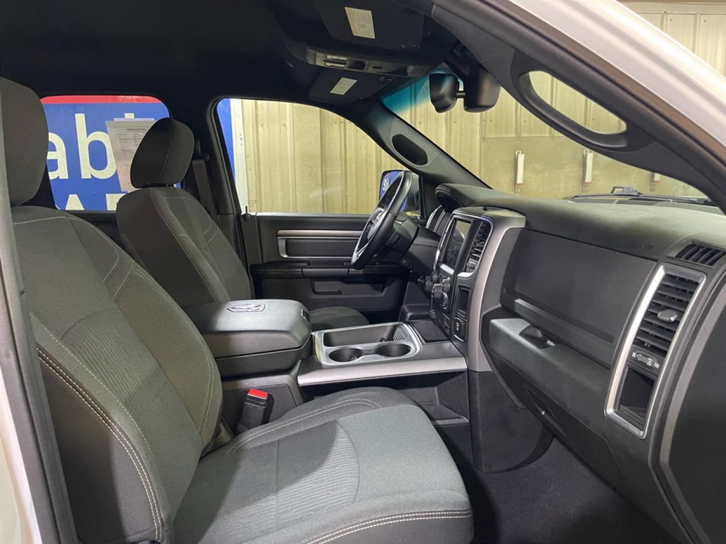 2022 WHITE RAM 1500 CLASSIC SLT (1C6RR7GG2NS) with an 3.6L engine, Automatic transmission, located at 2525 S. Cushman, Fairbanks, AK, 99701, (907) 452-5707, 64.824036, -147.712311- Photo#3
