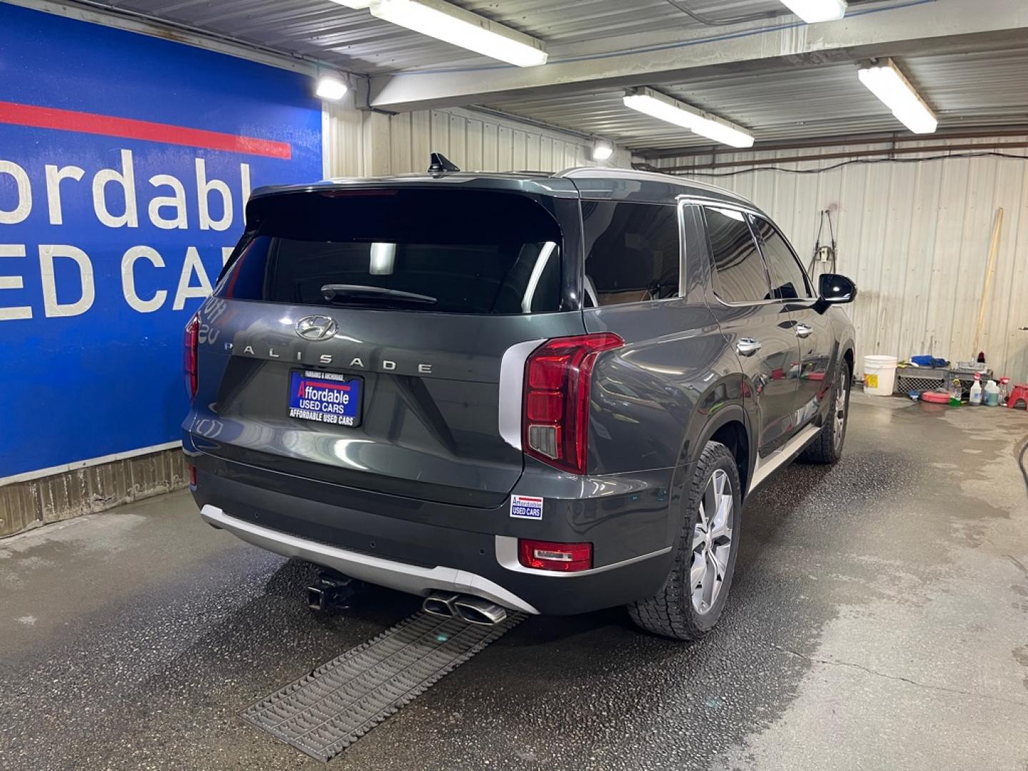 2020 GREY HYUNDAI PALISADE SEL (KM8R34HE6LU) with an 3.8L engine, Automatic transmission, located at 2525 S. Cushman, Fairbanks, AK, 99701, (907) 452-5707, 64.824036, -147.712311- Photo#2