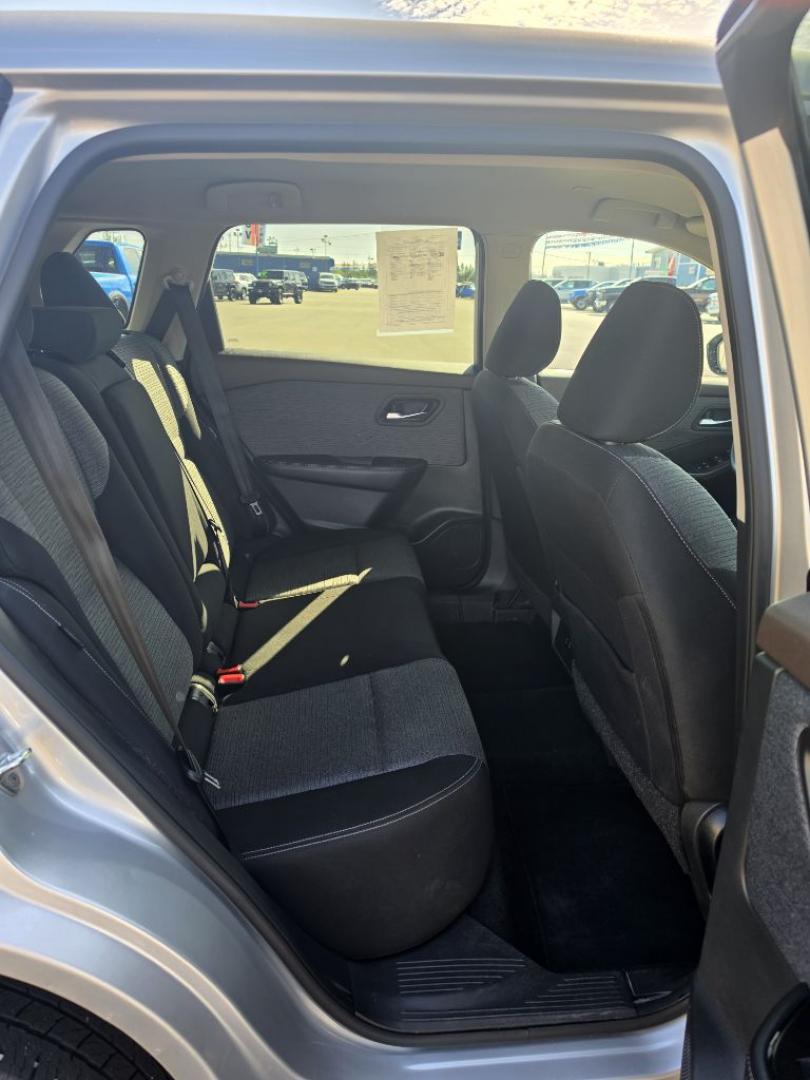 2023 SILVER NISSAN ROGUE SV (5N1BT3BB1PC) with an 1.5L engine, Continuously Variable transmission, located at 2525 S. Cushman, Fairbanks, AK, 99701, (907) 452-5707, 64.824036, -147.712311- Photo#5