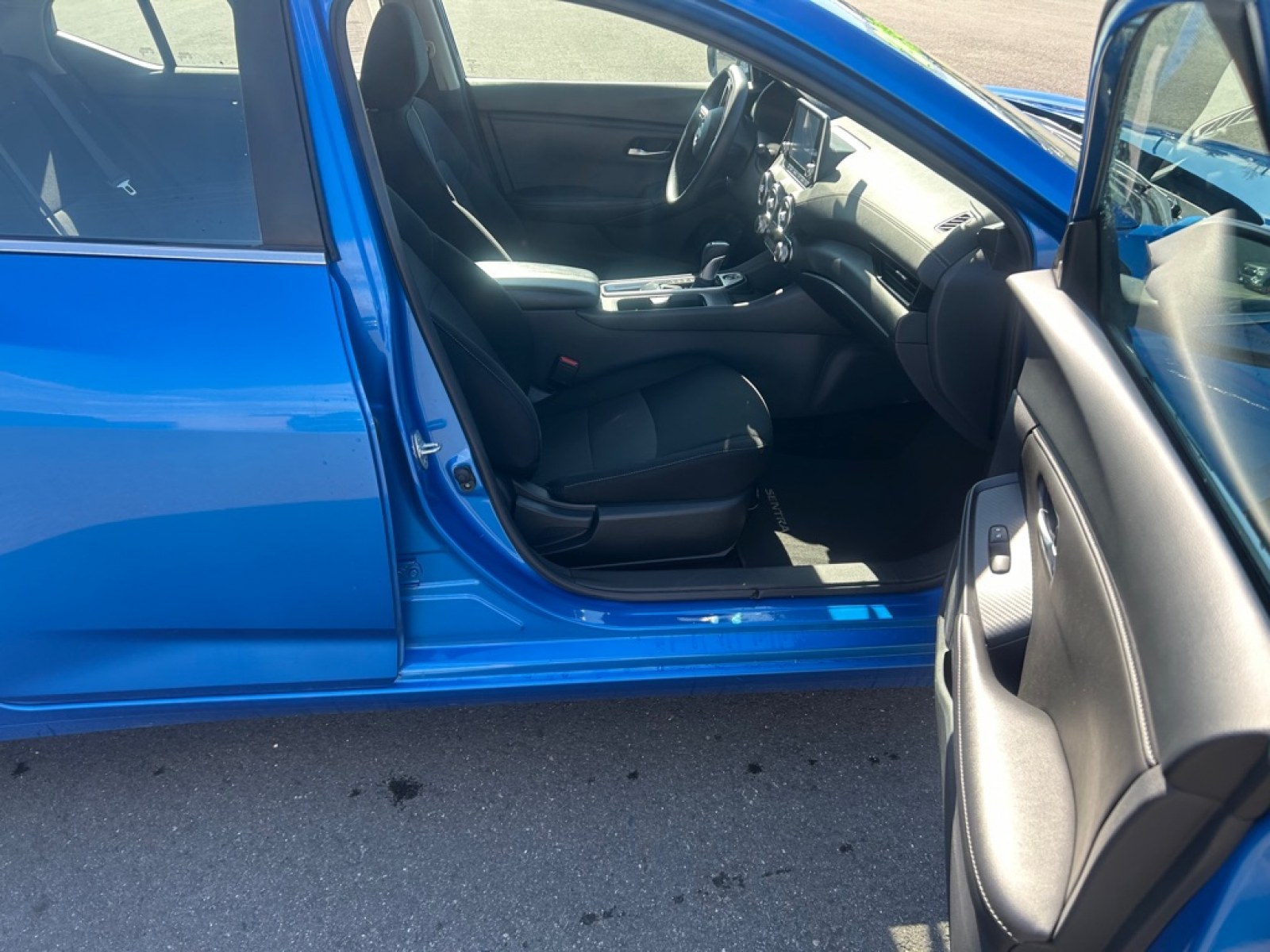 2024 BLUE NISSAN SENTRA SV (3N1AB8CV2RY) with an 2.0L engine, Continuously Variable transmission, located at 2525 S. Cushman, Fairbanks, AK, 99701, (907) 452-5707, 64.824036, -147.712311 - Photo#4