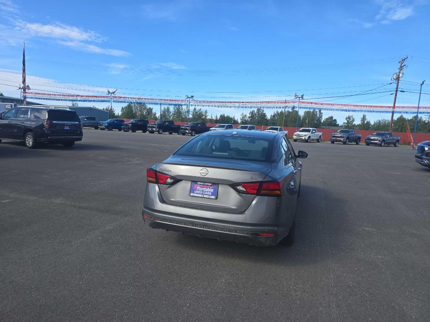 2024 SILVER NISSAN ALTIMA SV (1N4BL4DV4RN) with an 2.5L engine, Continuously Variable transmission, located at 2525 S. Cushman, Fairbanks, AK, 99701, (907) 452-5707, 64.824036, -147.712311- Photo#2
