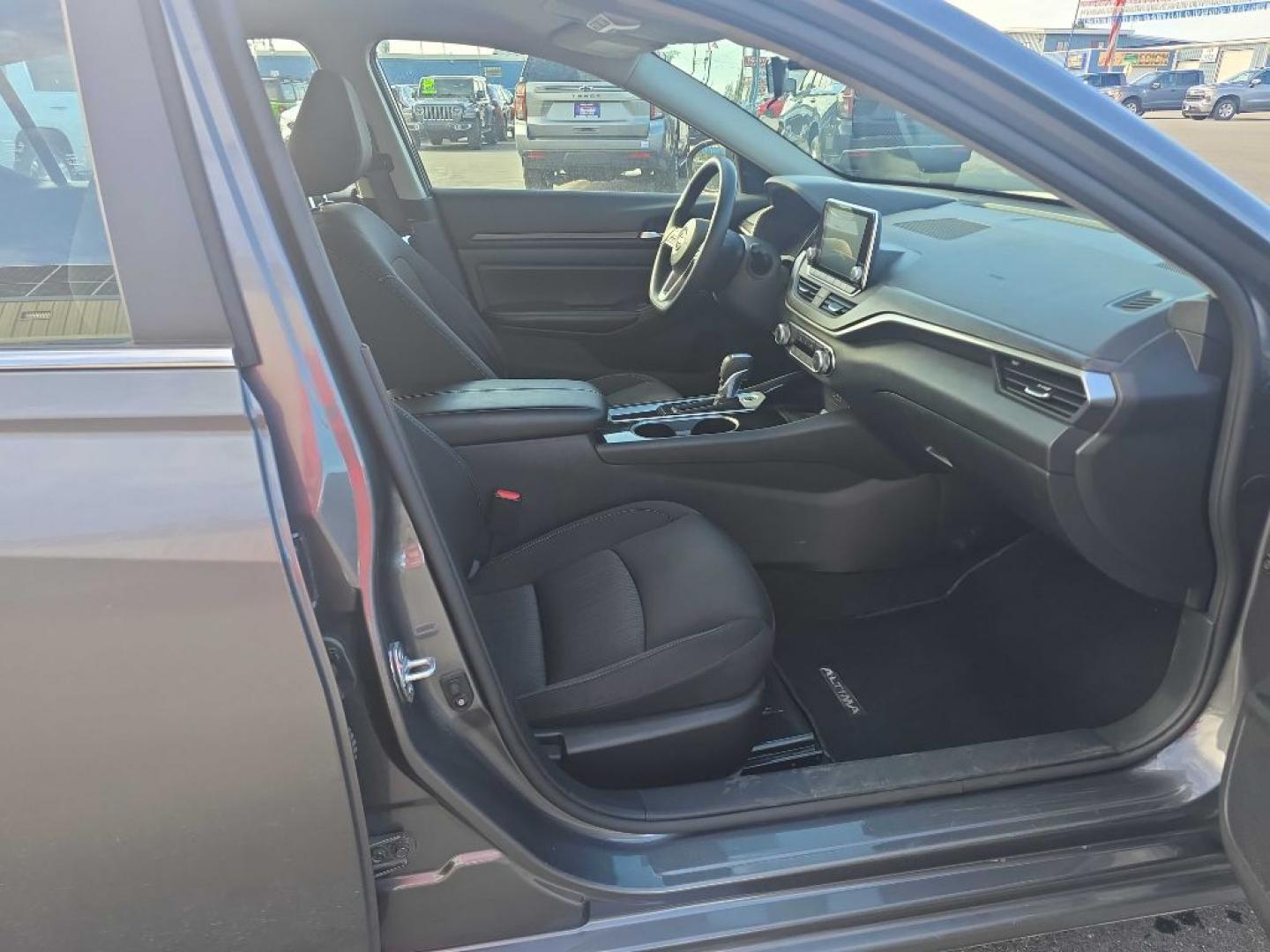 2024 SILVER NISSAN ALTIMA SV (1N4BL4DV4RN) with an 2.5L engine, Continuously Variable transmission, located at 2525 S. Cushman, Fairbanks, AK, 99701, (907) 452-5707, 64.824036, -147.712311- Photo#3