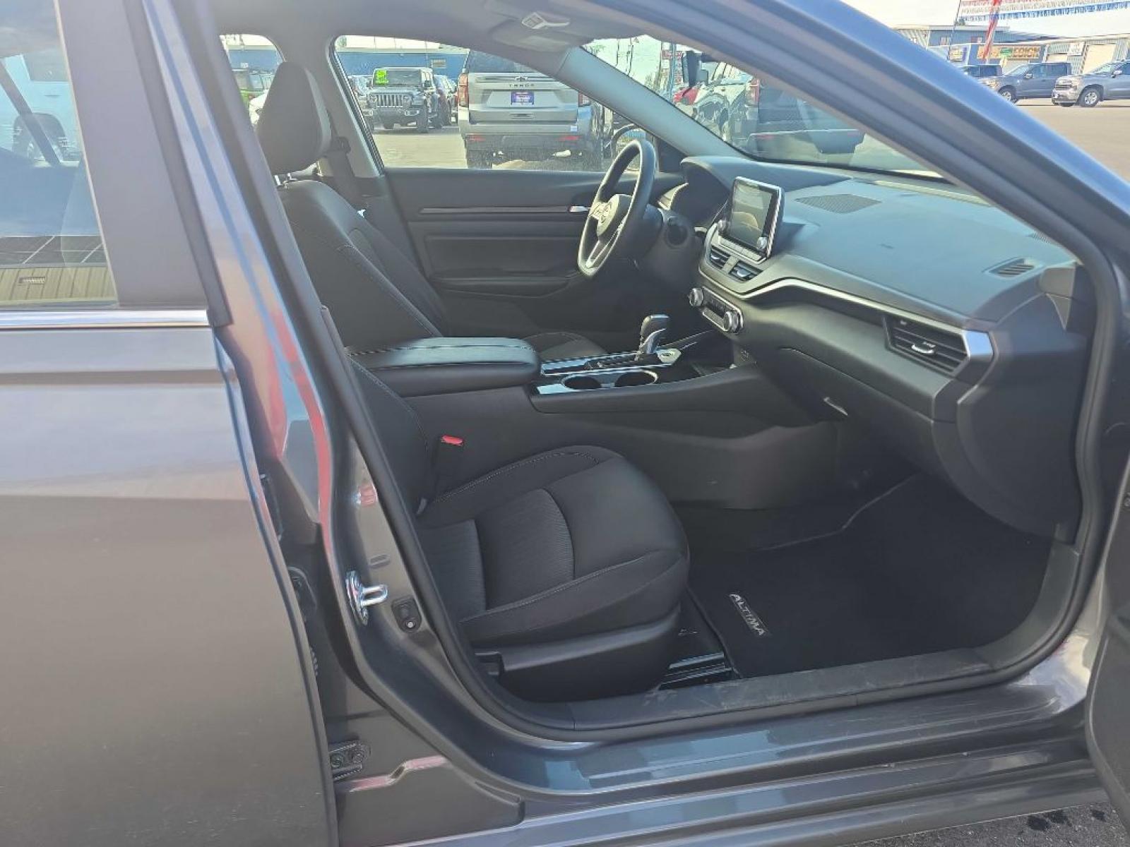 2024 SILVER NISSAN ALTIMA SV (1N4BL4DV4RN) with an 2.5L engine, Continuously Variable transmission, located at 2525 S. Cushman, Fairbanks, AK, 99701, (907) 452-5707, 64.824036, -147.712311 - Photo#3