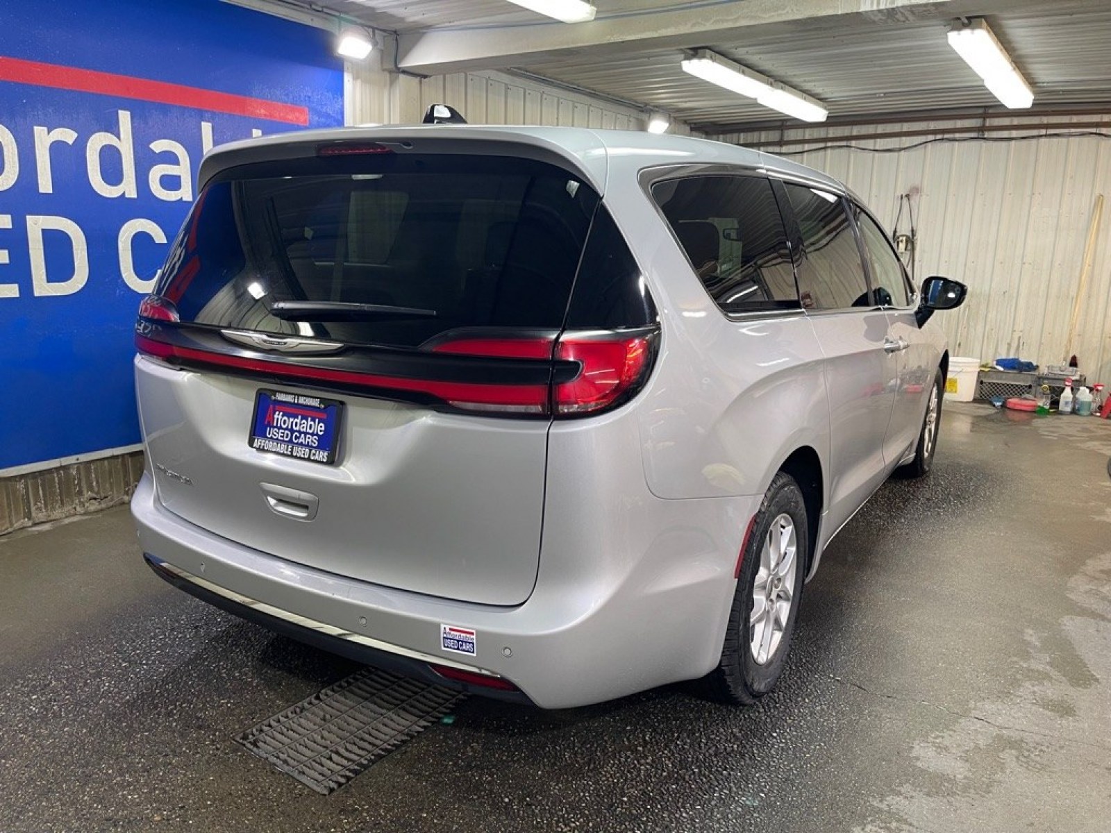 2024 SILVER CHRYSLER PACIFICA TOURING L (2C4RC1BG8RR) with an 3.6L engine, Automatic transmission, located at 2525 S. Cushman, Fairbanks, AK, 99701, (907) 452-5707, 64.824036, -147.712311 - Photo#2