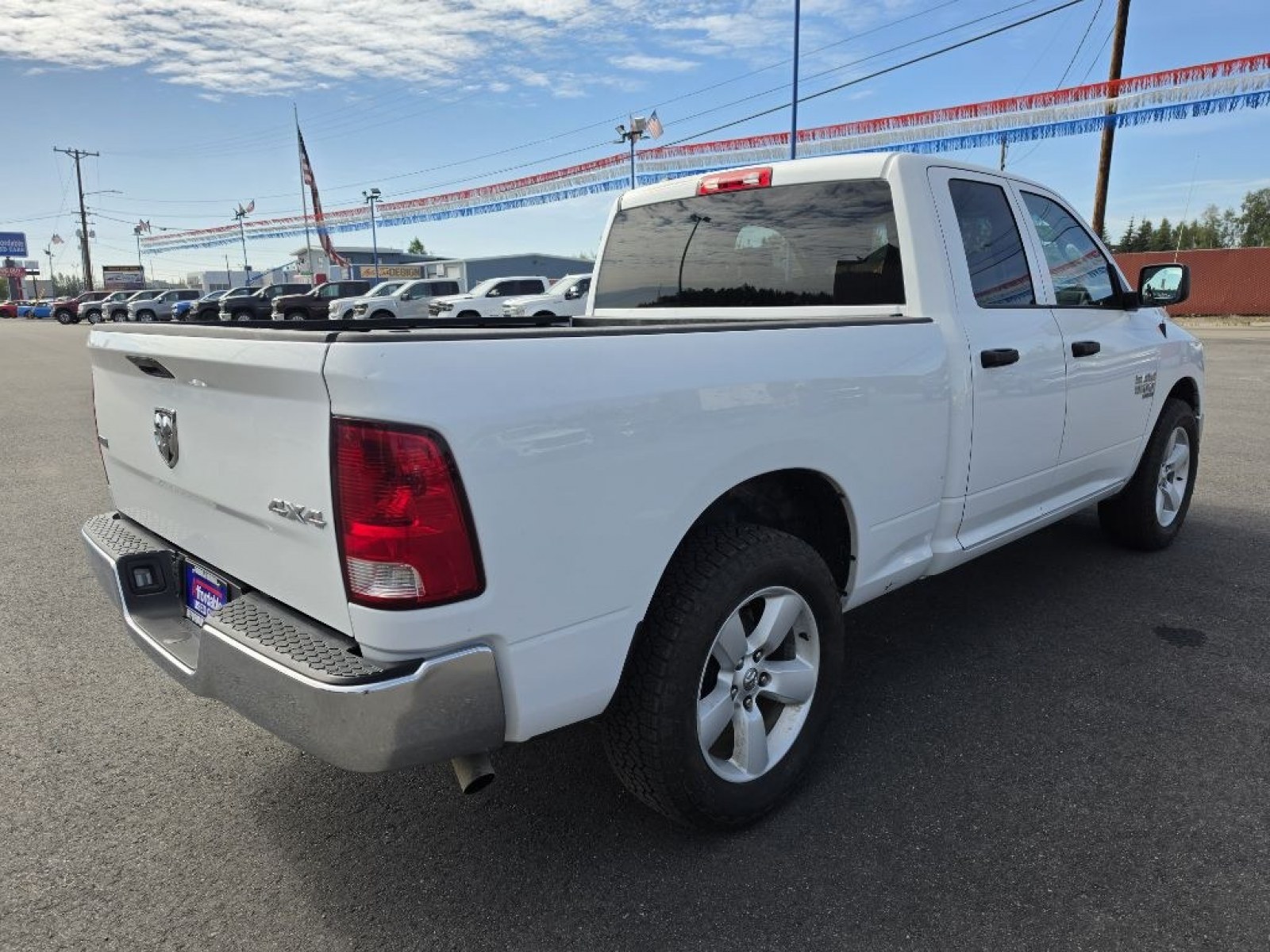 2024 WHITE RAM 1500 CLASSIC SLT (1C6RR7GG3RS) with an 3.6L engine, Automatic transmission, located at 2525 S. Cushman, Fairbanks, AK, 99701, (907) 452-5707, 64.824036, -147.712311 - Photo#3
