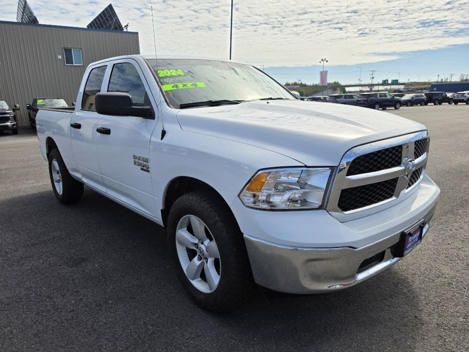 2024 WHITE RAM 1500 CLASSIC SLT (1C6RR7GG3RS) with an 3.6L engine, Automatic transmission, located at 2525 S. Cushman, Fairbanks, AK, 99701, (907) 452-5707, 64.824036, -147.712311 - Photo#4
