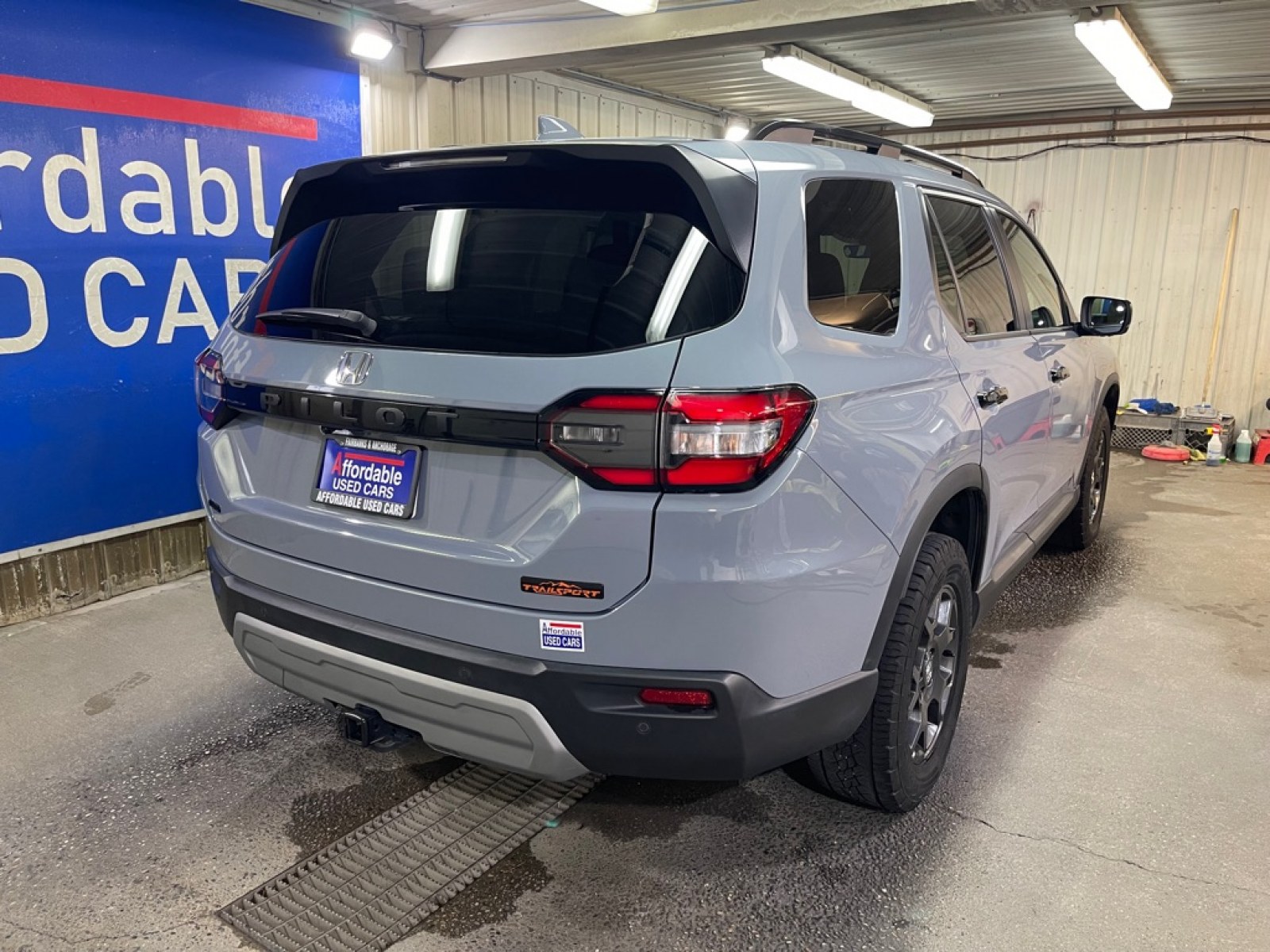2025 GRAY HONDA PILOT TRAILSPORT (5FNYG1H66SB) with an 3.5L engine, Automatic transmission, located at 2525 S. Cushman, Fairbanks, AK, 99701, (907) 452-5707, 64.824036, -147.712311 - Photo#2