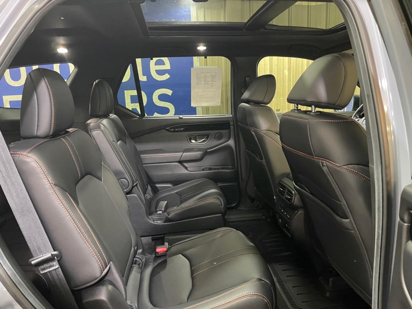 2025 GRAY HONDA PILOT TRAILSPORT (5FNYG1H66SB) with an 3.5L engine, Automatic transmission, located at 2525 S. Cushman, Fairbanks, AK, 99701, (907) 452-5707, 64.824036, -147.712311- Photo#4