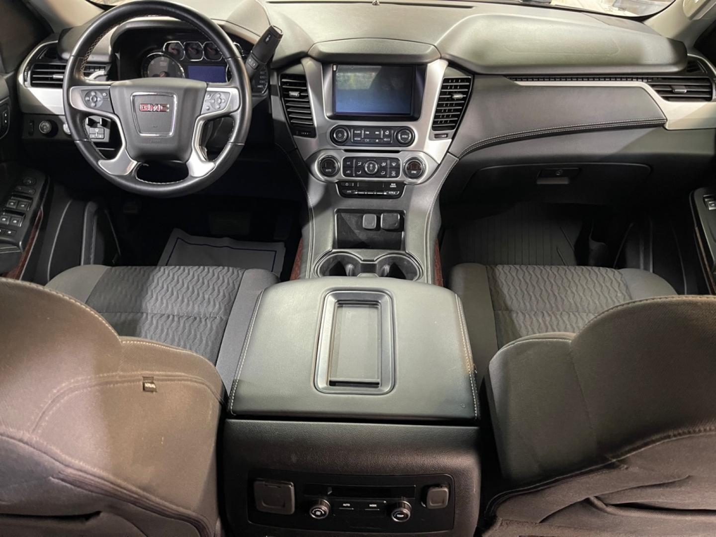 2020 SILVER GMC YUKON SLE (1GKS2AKC2LR) with an 5.3L engine, Automatic transmission, located at 2525 S. Cushman, Fairbanks, AK, 99701, (907) 452-5707, 64.824036, -147.712311- Photo#5