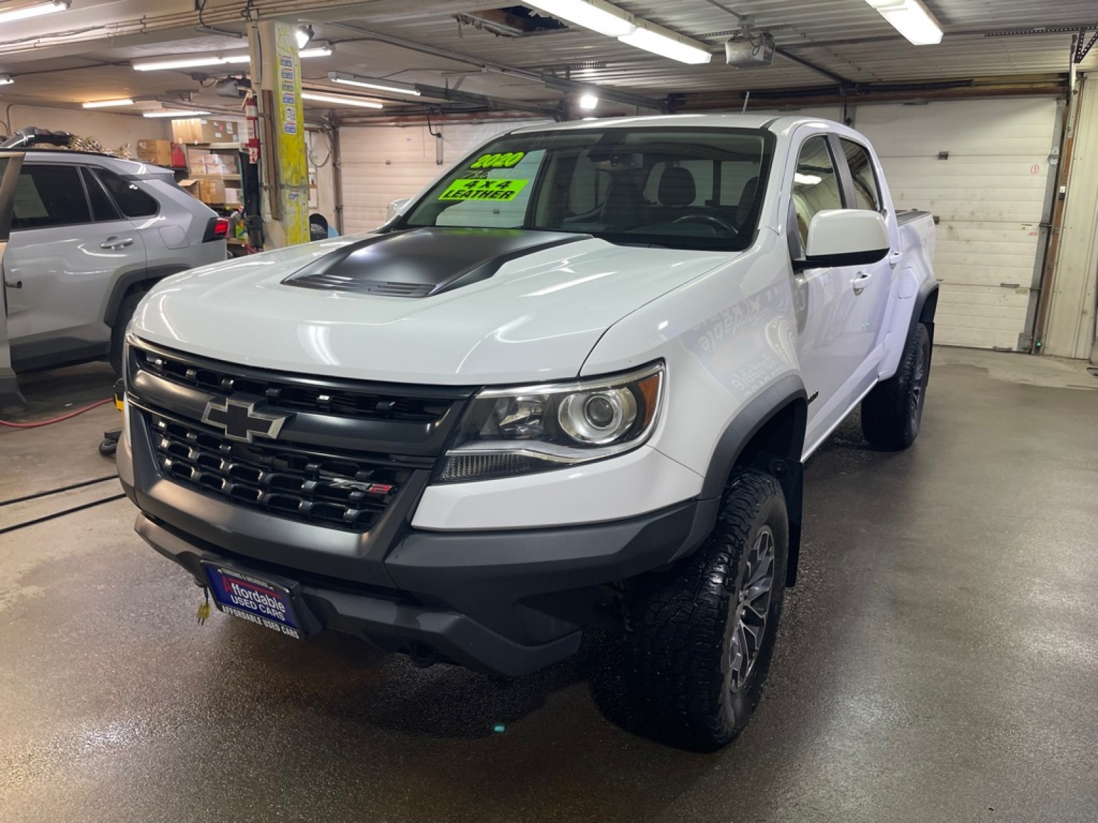2020 WHITE CHEVROLET COLORADO ZR2 (1GCGTEEN0L1) with an 3.6L engine, Automatic transmission, located at 2525 S. Cushman, Fairbanks, AK, 99701, (907) 452-5707, 64.824036, -147.712311 - Photo#1