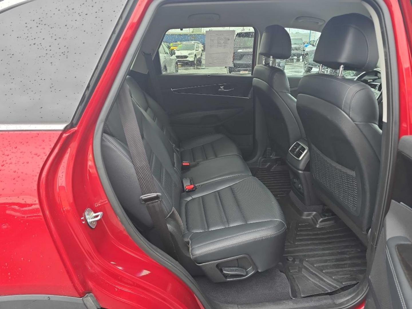 2017 MAROON KIA SORENTO EX (5XYPHDA12HG) with an 2.0L engine, Automatic transmission, located at 2525 S. Cushman, Fairbanks, AK, 99701, (907) 452-5707, 64.824036, -147.712311- Photo#3