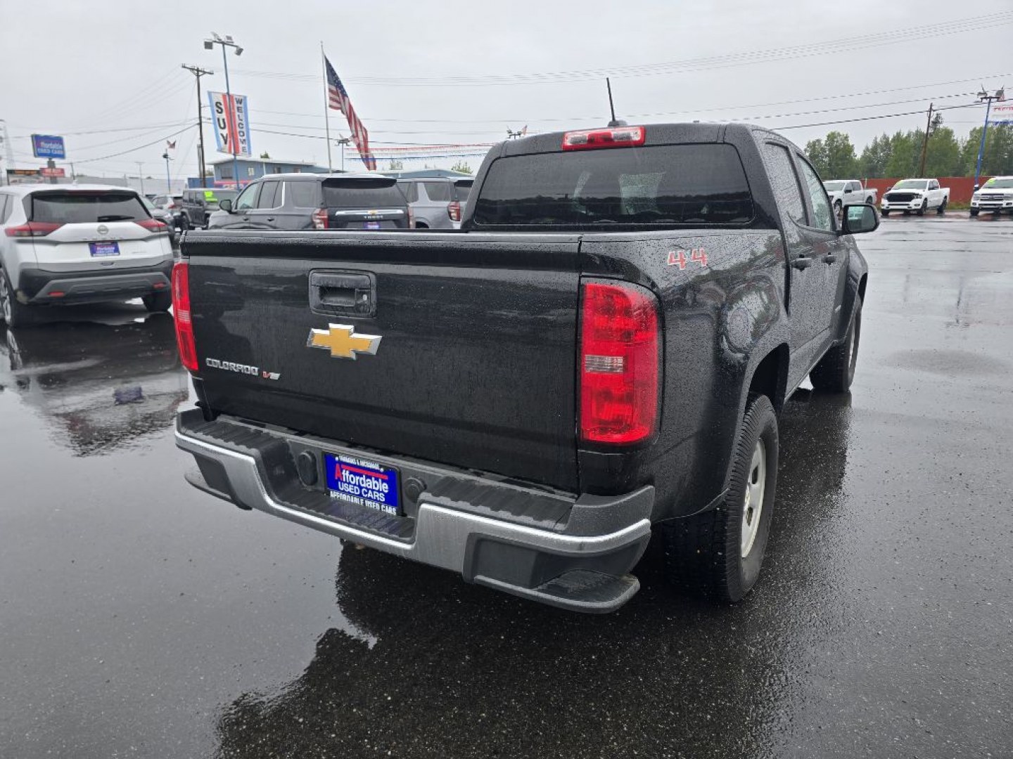 2019 BLACK CHEVROLET COLORADO (1GCGTBEN0K1) with an 3.6L engine, Automatic transmission, located at 2525 S. Cushman, Fairbanks, AK, 99701, (907) 452-5707, 64.824036, -147.712311- Photo#2