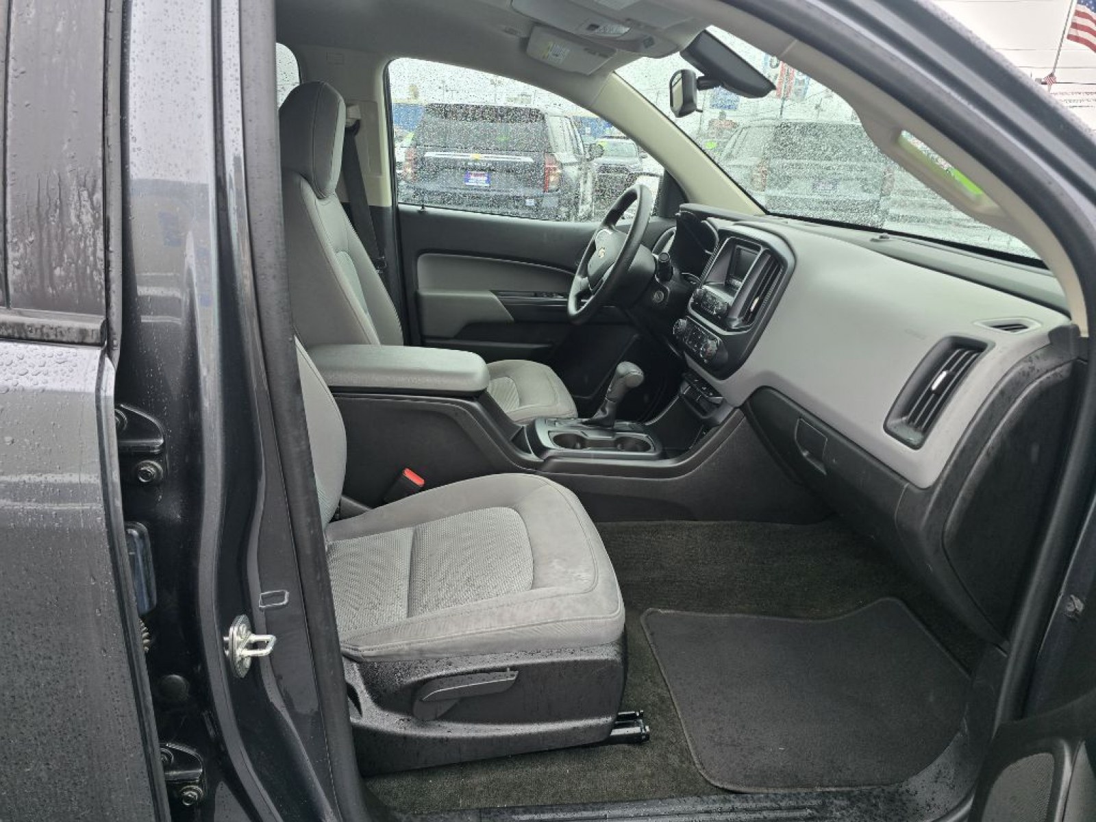 2016 GREY CHEVROLET COLORADO (1GCGTBE35G1) with an 3.6L engine, Automatic transmission, located at 2525 S. Cushman, Fairbanks, AK, 99701, (907) 452-5707, 64.824036, -147.712311 - Photo#4