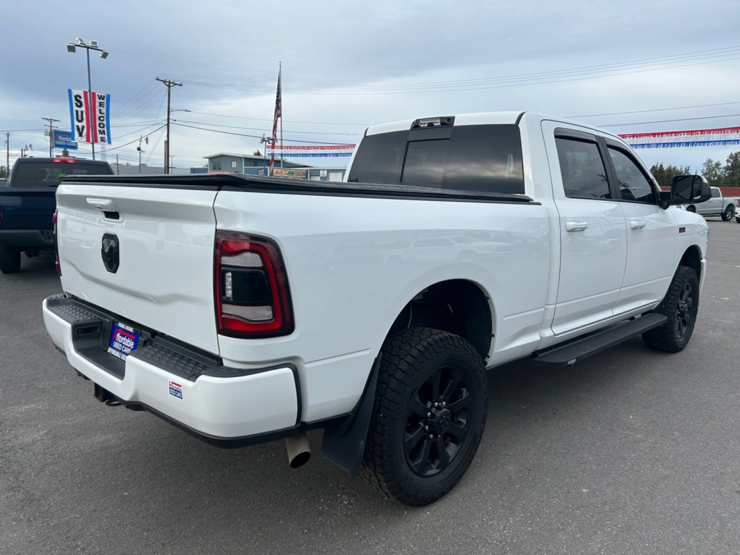 2022 WHITE RAM 2500 BIG HORN/LONE S (3C6UR5DJ9NG) with an 6.4L engine, Automatic transmission, located at 2525 S. Cushman, Fairbanks, AK, 99701, (907) 452-5707, 64.824036, -147.712311- Photo#2