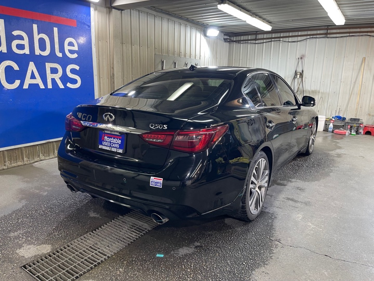 2019 BLACK INFINITI Q50 LUXE (JN1EV7AP8KM) with an 3.0L engine, Automatic transmission, located at 2525 S. Cushman, Fairbanks, AK, 99701, (907) 452-5707, 64.824036, -147.712311- Photo#2