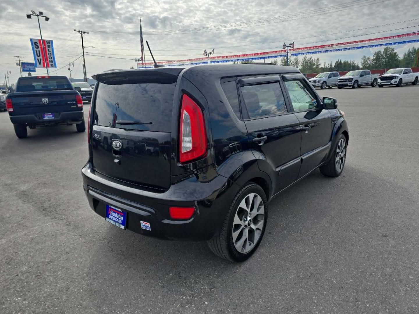 2013 BLACK KIA SOUL + (KNDJT2A68D7) with an 2.0L engine, Automatic transmission, located at 2525 S. Cushman, Fairbanks, AK, 99701, (907) 452-5707, 64.824036, -147.712311- Photo#2