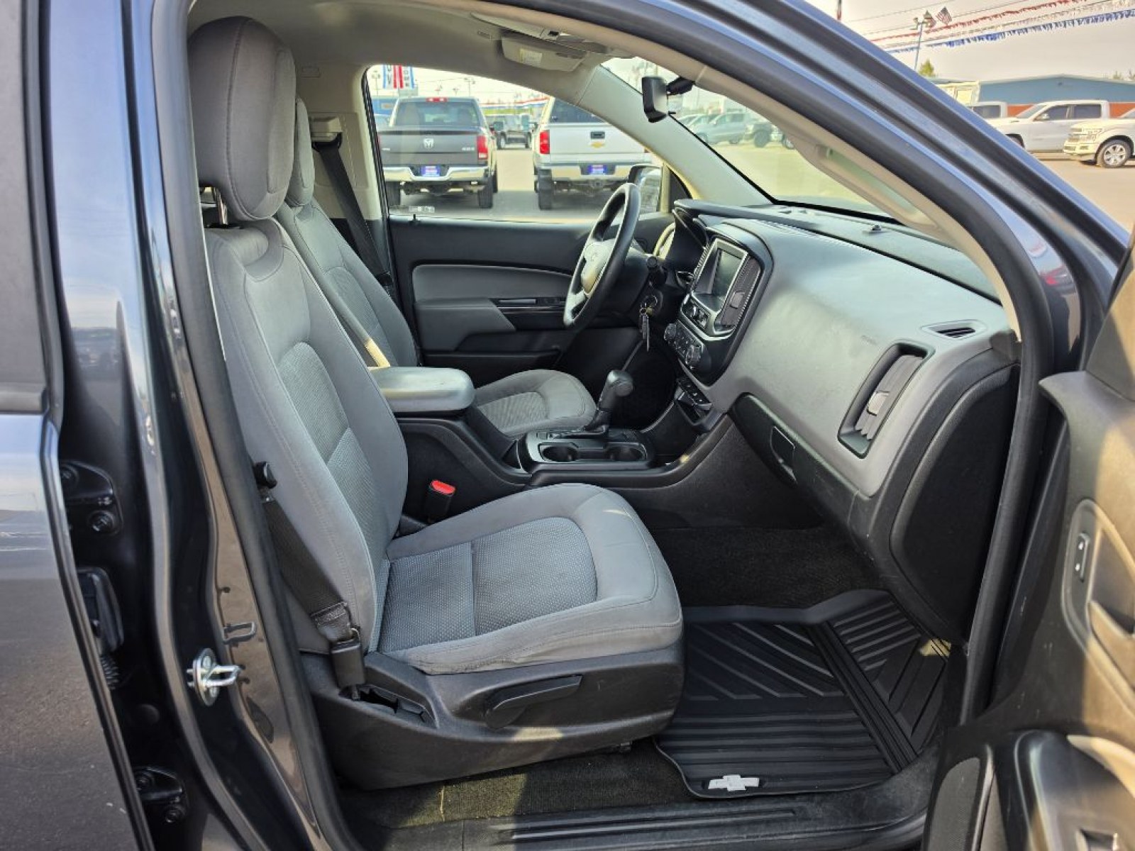 2017 GREY CHEVROLET COLORADO (1GCGTBEN2H1) with an 3.6L engine, Automatic transmission, located at 2525 S. Cushman, Fairbanks, AK, 99701, (907) 452-5707, 64.824036, -147.712311 - Photo#0