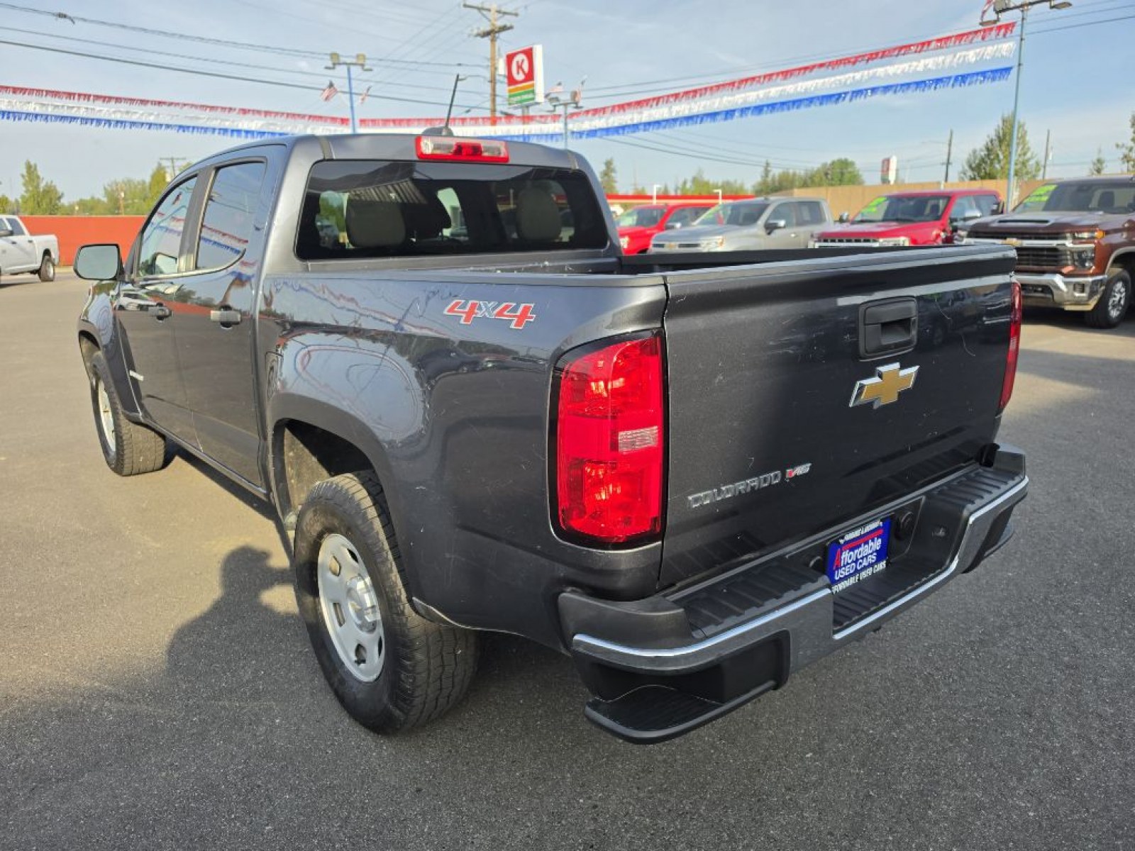 2017 GREY CHEVROLET COLORADO (1GCGTBEN2H1) with an 3.6L engine, Automatic transmission, located at 2525 S. Cushman, Fairbanks, AK, 99701, (907) 452-5707, 64.824036, -147.712311 - Photo#2
