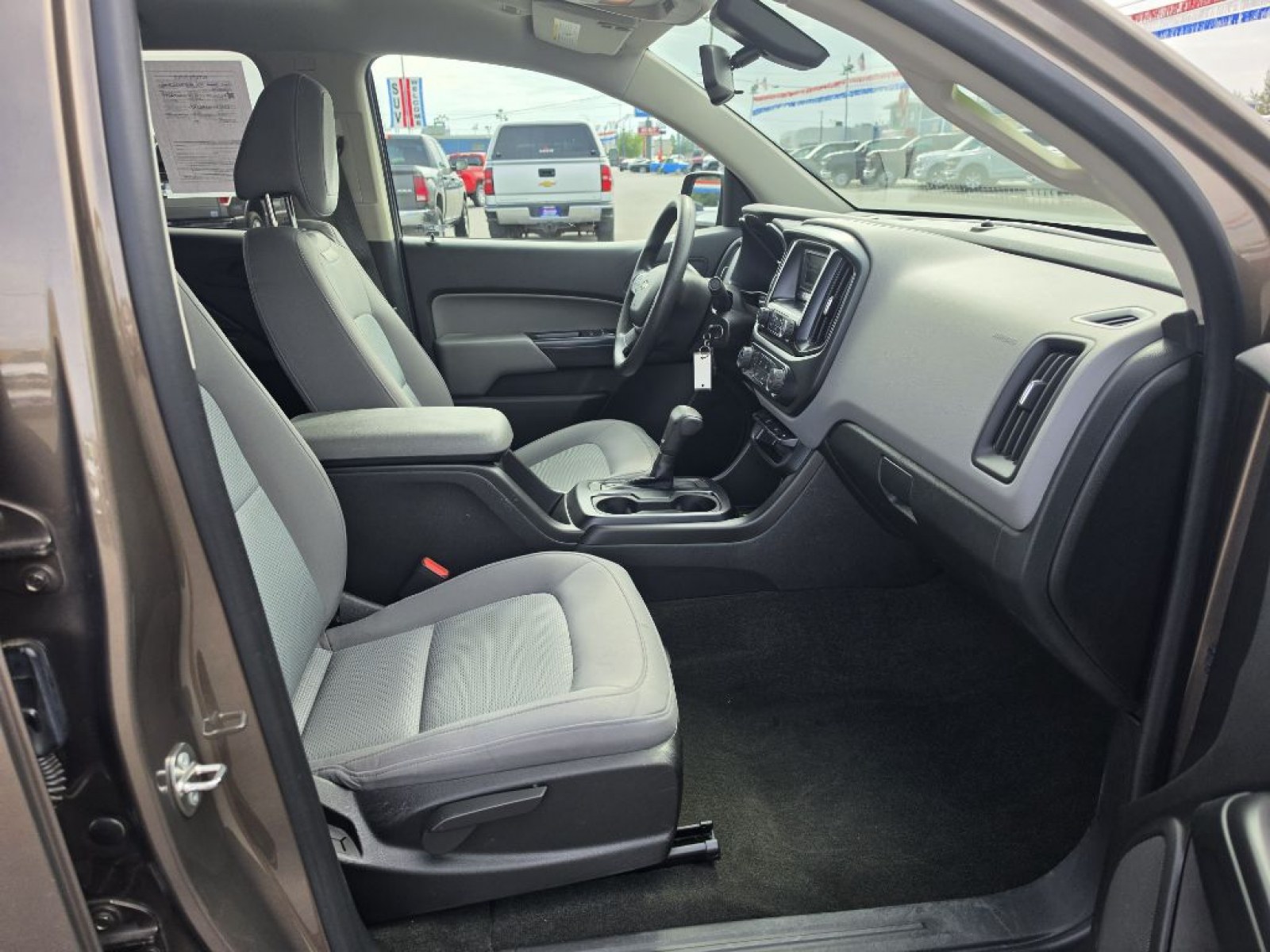 2016 BROWN CHEVROLET COLORADO (1GCGTBE31G1) with an 3.6L engine, Automatic transmission, located at 2525 S. Cushman, Fairbanks, AK, 99701, (907) 452-5707, 64.824036, -147.712311 - Photo#2