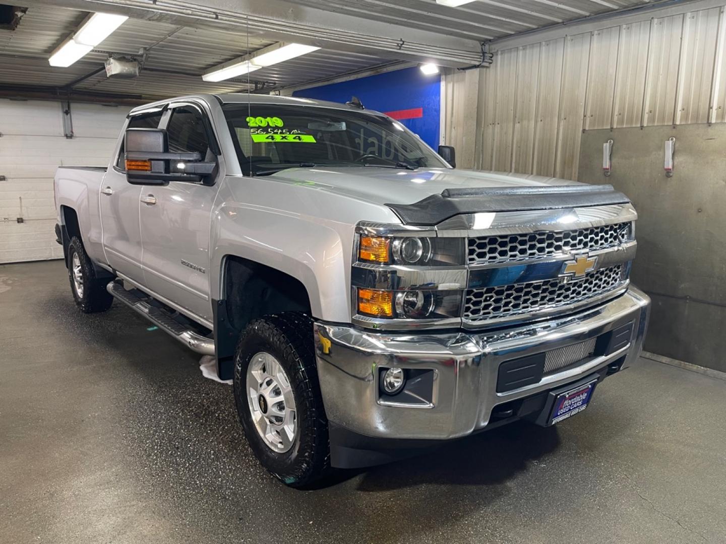 2019 SILVER CHEVROLET SILVERADO 2500 HEAVY DUTY LT (1GC1KSEG5KF) with an 6.0L engine, Automatic transmission, located at 2525 S. Cushman, Fairbanks, AK, 99701, (907) 452-5707, 64.824036, -147.712311- Photo#0