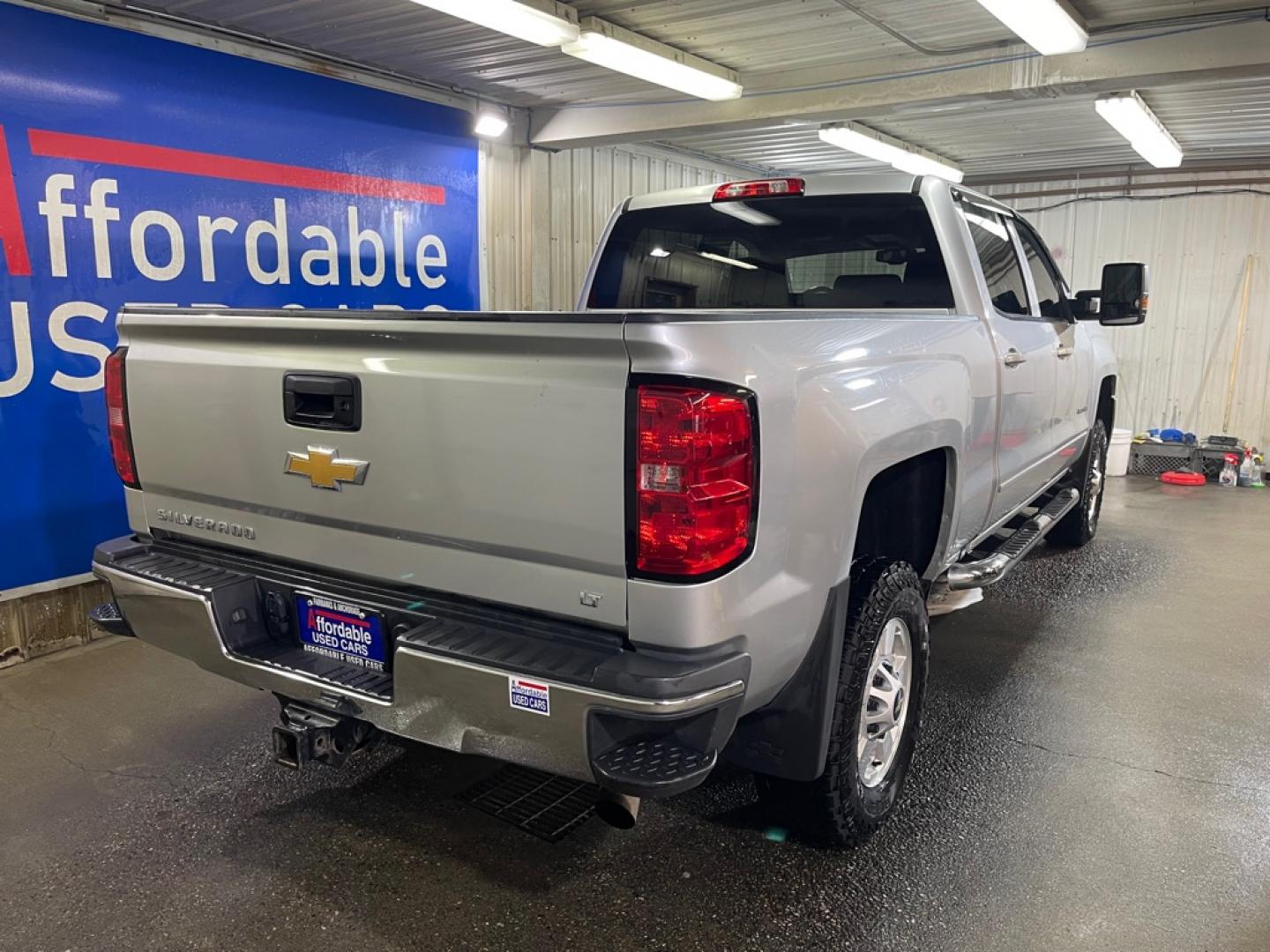 2019 SILVER CHEVROLET SILVERADO 2500 HEAVY DUTY LT (1GC1KSEG5KF) with an 6.0L engine, Automatic transmission, located at 2525 S. Cushman, Fairbanks, AK, 99701, (907) 452-5707, 64.824036, -147.712311- Photo#2