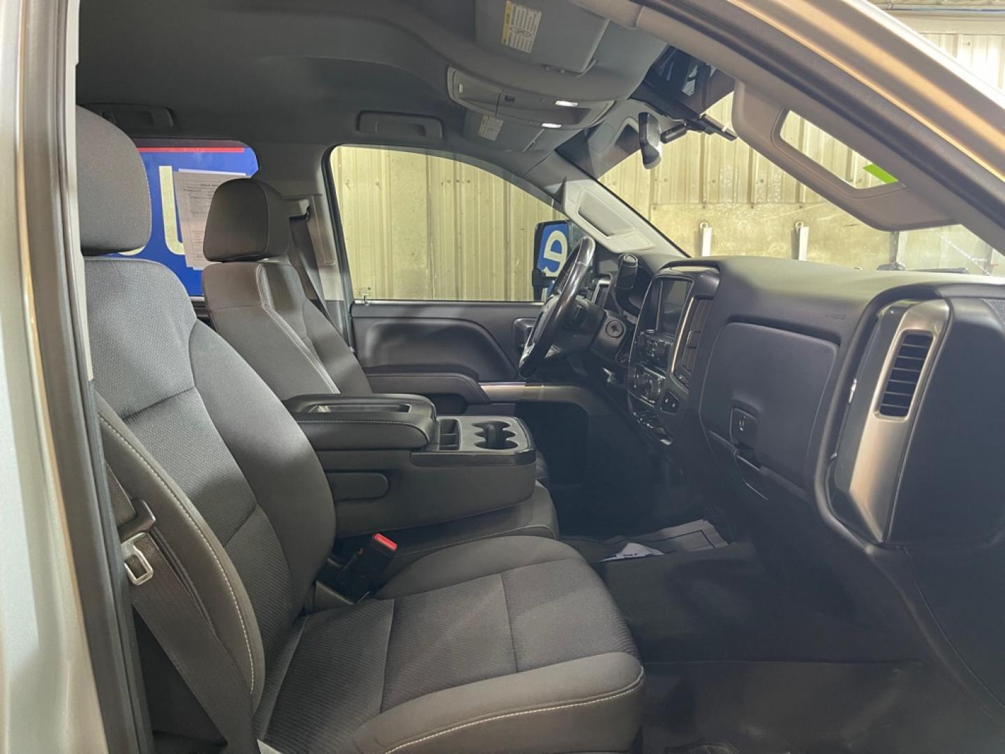 2019 SILVER CHEVROLET SILVERADO 2500 HEAVY DUTY LT (1GC1KSEG5KF) with an 6.0L engine, Automatic transmission, located at 2525 S. Cushman, Fairbanks, AK, 99701, (907) 452-5707, 64.824036, -147.712311- Photo#3