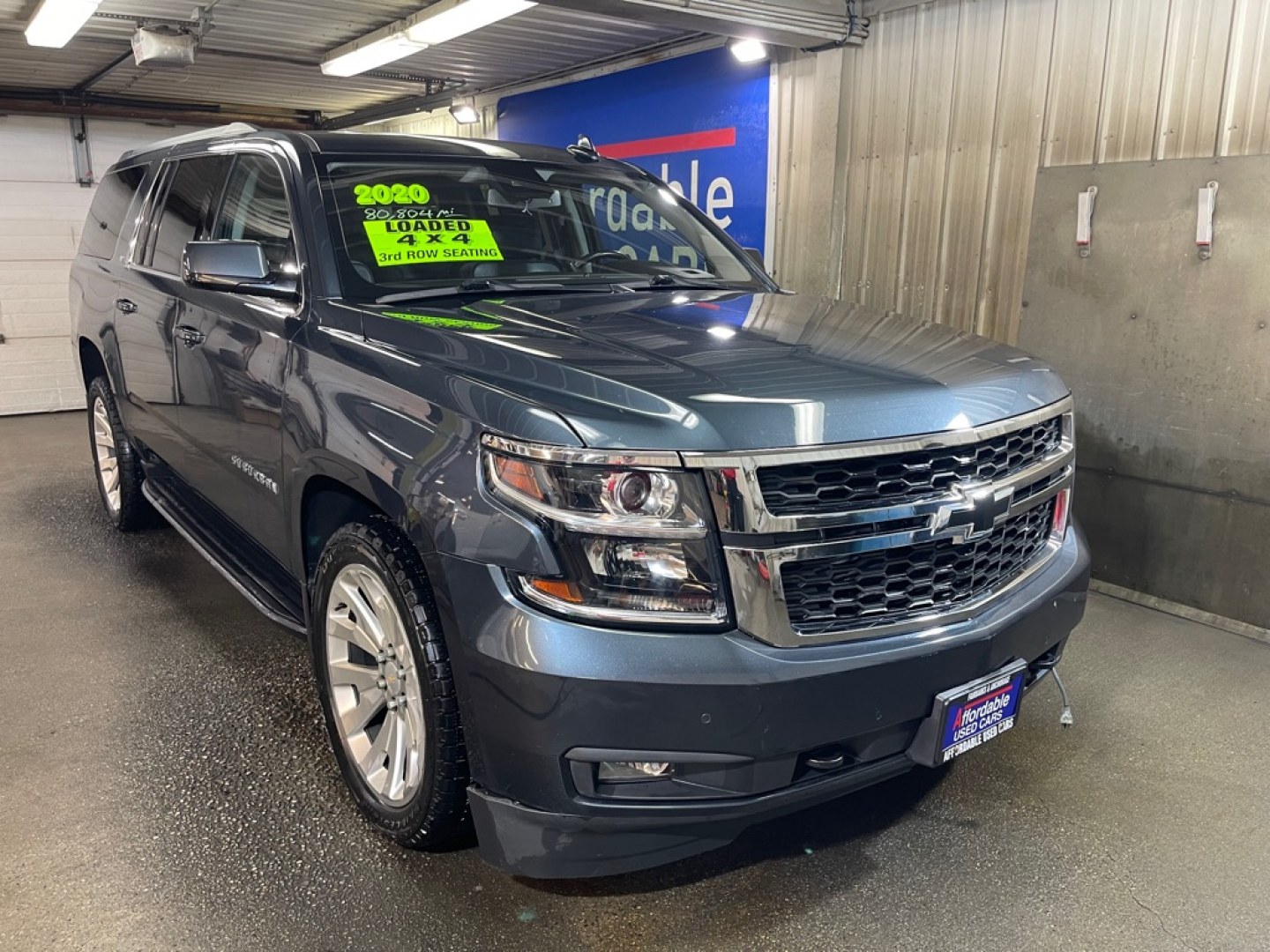 2020 GRAY CHEVROLET SUBURBAN 1500 LT (1GNSKHKC3LR) with an 5.3L engine, Automatic transmission, located at 2525 S. Cushman, Fairbanks, AK, 99701, (907) 452-5707, 64.824036, -147.712311- Photo#0