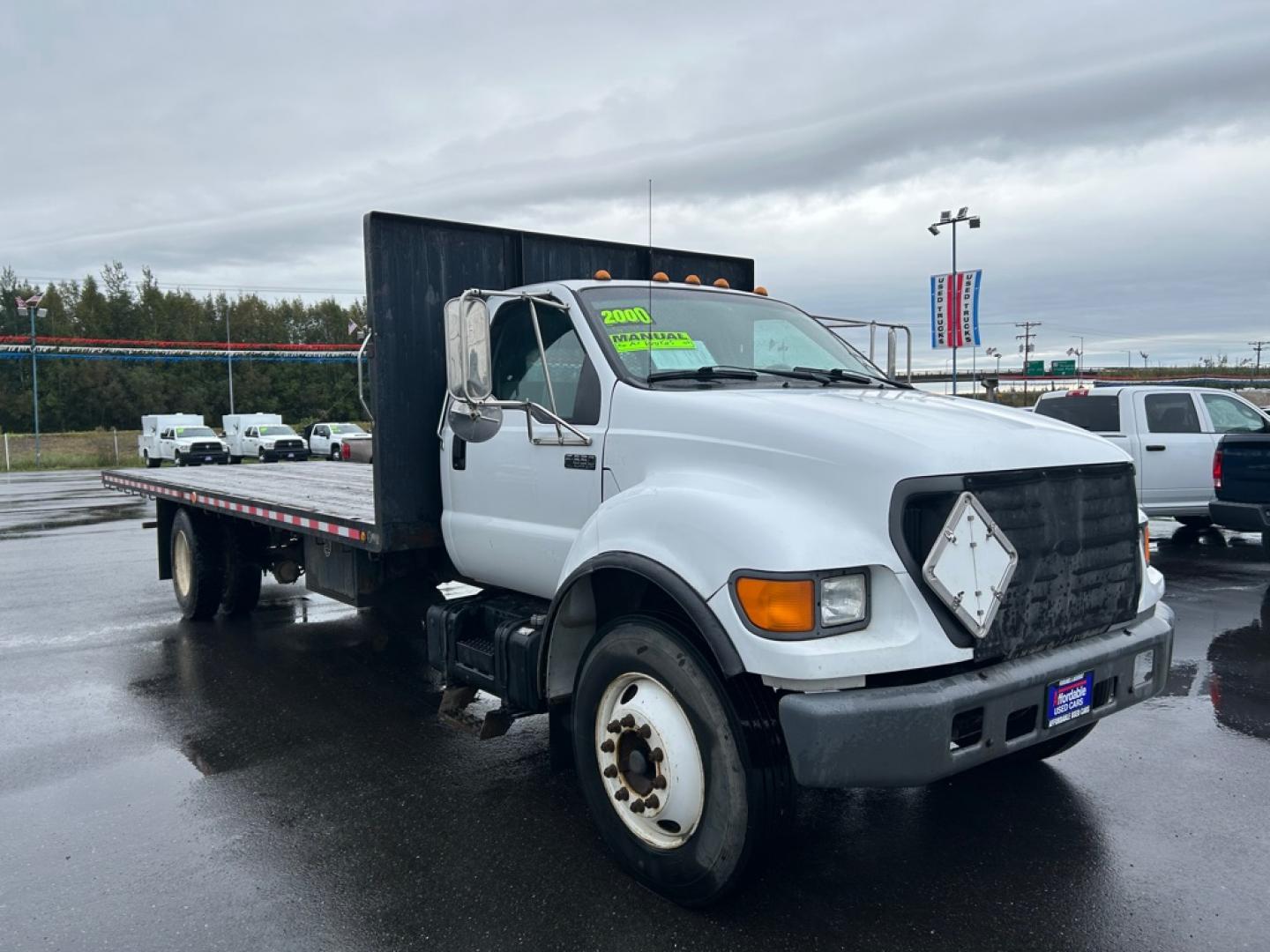 2000 WHITE FORD F650 SUPER DUTY (3FDWF65H6YM) , Automatic transmission, located at 2525 S. Cushman, Fairbanks, AK, 99701, (907) 452-5707, 64.824036, -147.712311- Photo#1