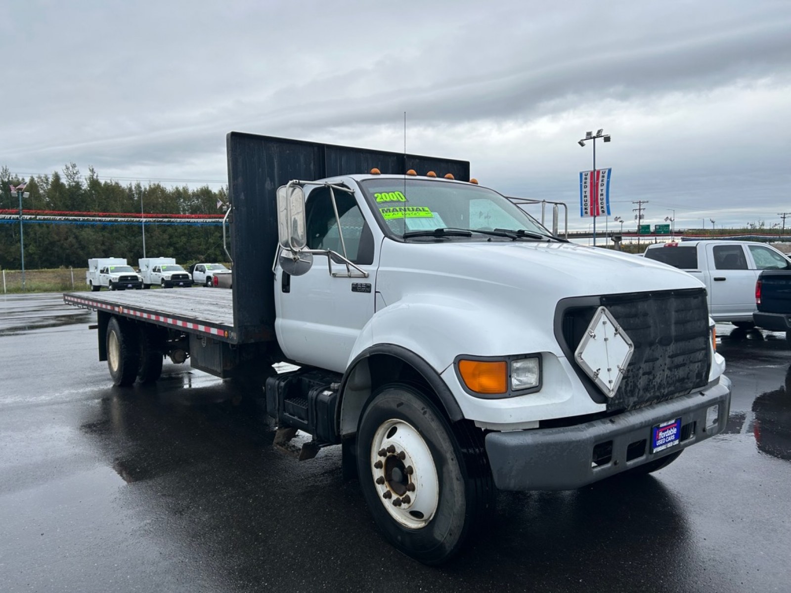 2000 WHITE FORD F650 SUPER DUTY (3FDWF65H6YM) , Automatic transmission, located at 2525 S. Cushman, Fairbanks, AK, 99701, (907) 452-5707, 64.824036, -147.712311 - Photo#1