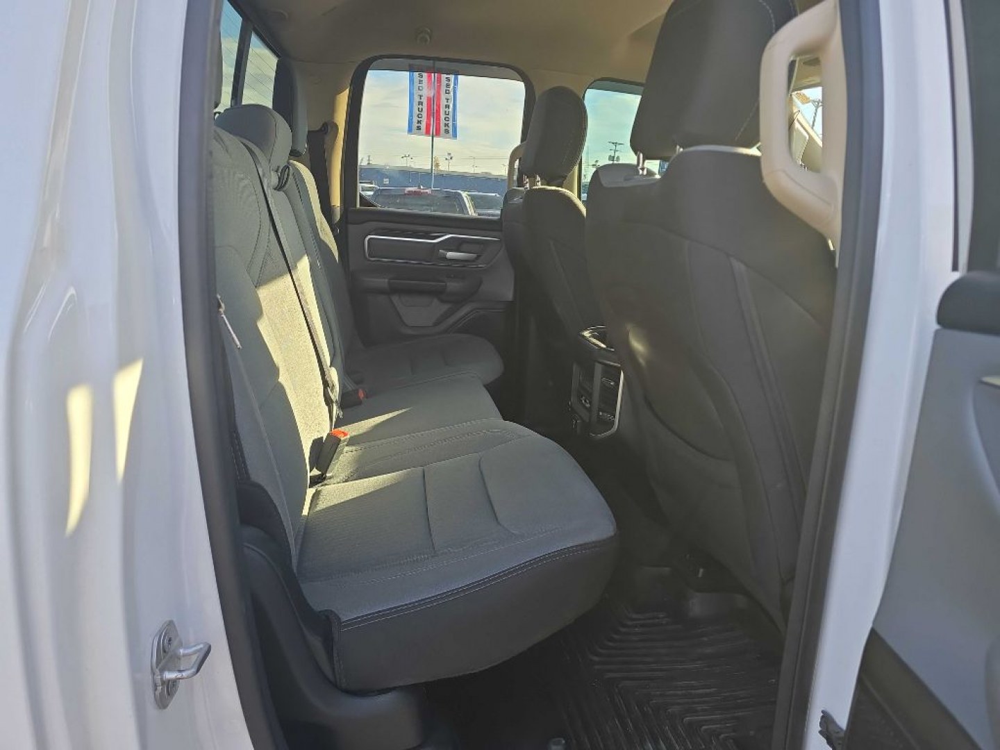 2020 WHITE RAM 1500 BIG HORN/LONE STAR (1C6SRFBT9LN) with an 5.7L engine, Automatic transmission, located at 2525 S. Cushman, Fairbanks, AK, 99701, (907) 452-5707, 64.824036, -147.712311- Photo#3