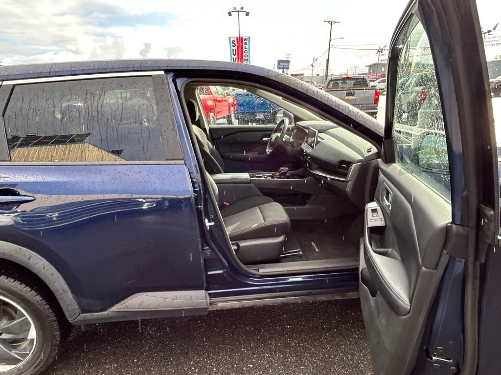 2025 BLUE NISSAN ROGUE SV (5N1BT3BBXSC) with an 1.5L engine, Continuously Variable transmission, located at 2525 S. Cushman, Fairbanks, AK, 99701, (907) 452-5707, 64.824036, -147.712311 - Photo#4