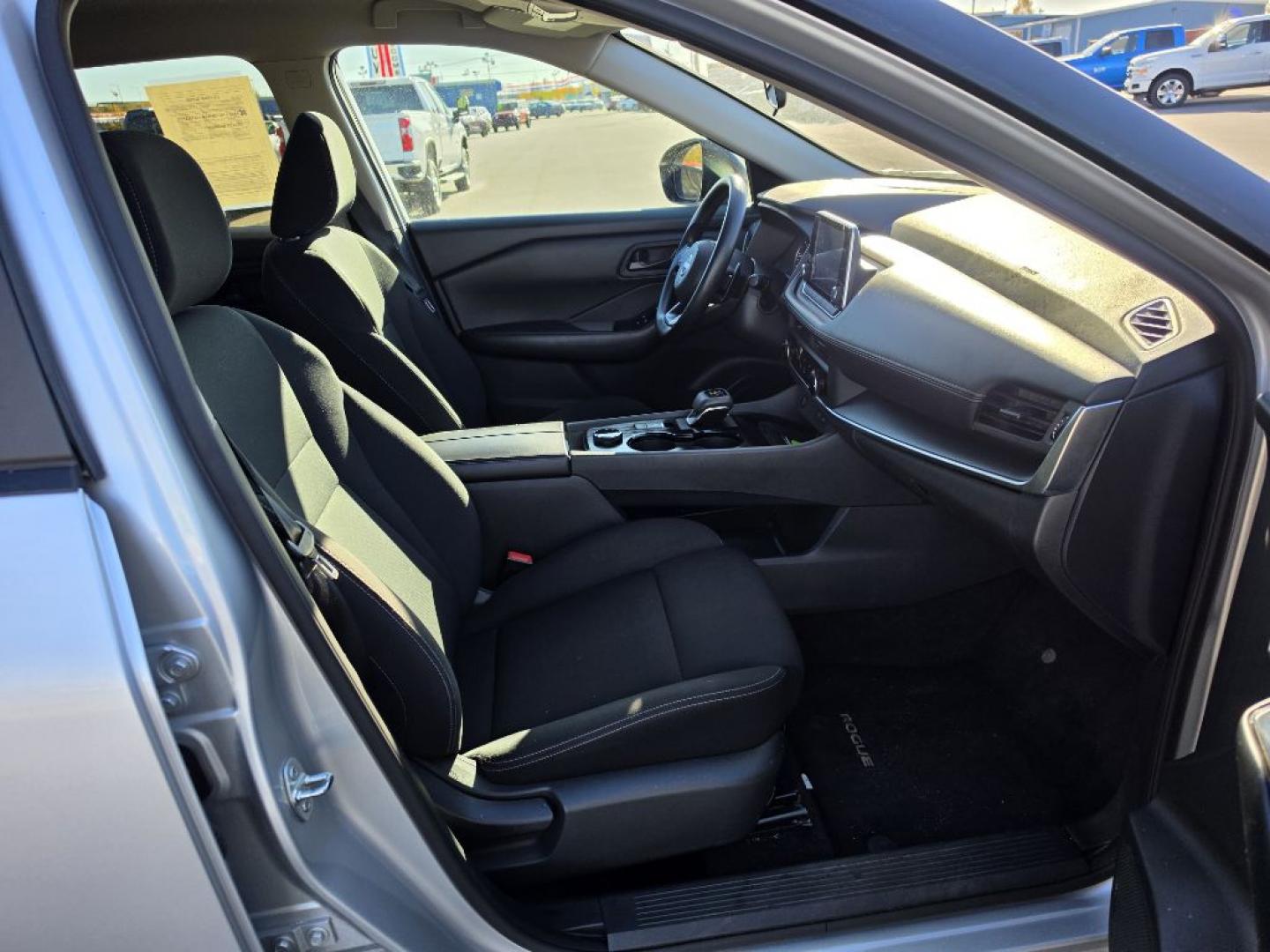 2024 SILVER NISSAN ROGUE S (5N1BT3AB8RC) with an 1.5L engine, Continuously Variable transmission, located at 2525 S. Cushman, Fairbanks, AK, 99701, (907) 452-5707, 64.824036, -147.712311- Photo#5