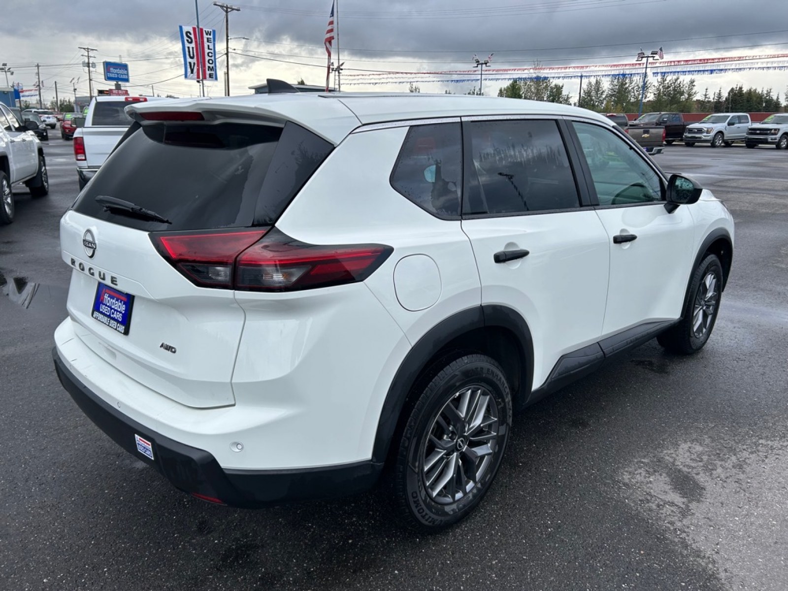 2024 WHITE NISSAN ROGUE S (5N1BT3AB4RC) with an 1.5L engine, Continuously Variable transmission, located at 2525 S. Cushman, Fairbanks, AK, 99701, (907) 452-5707, 64.824036, -147.712311 - Photo#2
