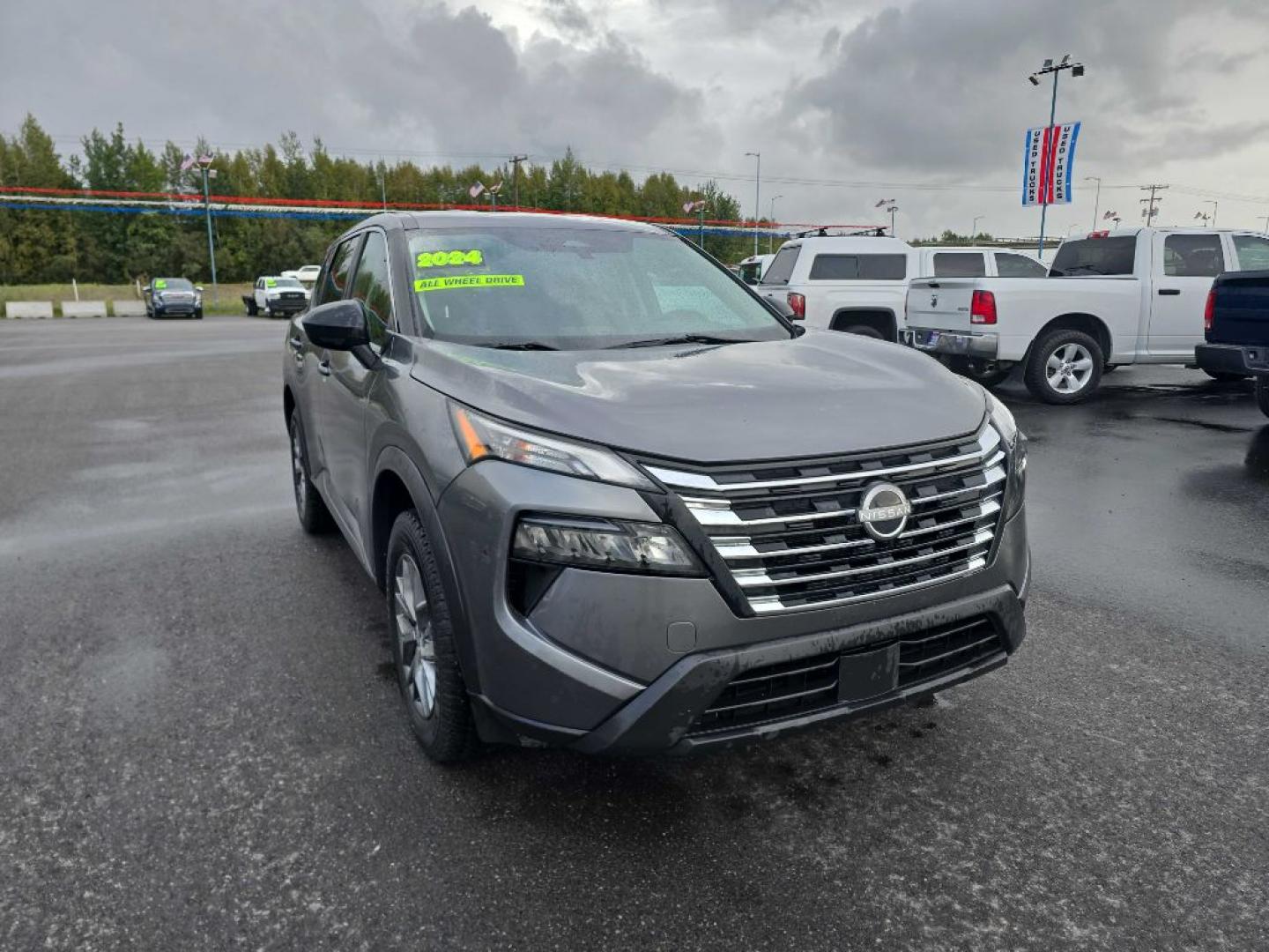 2024 GRAY NISSAN ROGUE S (5N1BT3ABXRC) with an 1.5L engine, Continuously Variable transmission, located at 2525 S. Cushman, Fairbanks, AK, 99701, (907) 452-5707, 64.824036, -147.712311- Photo#0
