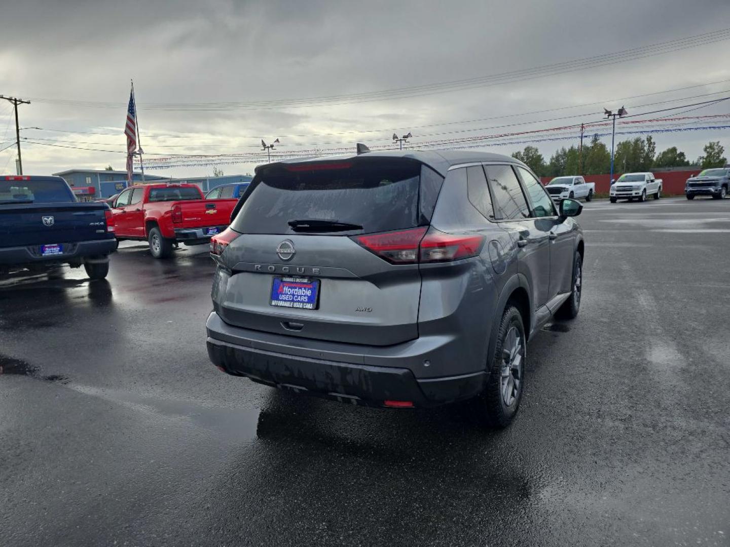 2024 GRAY NISSAN ROGUE S (5N1BT3ABXRC) with an 1.5L engine, Continuously Variable transmission, located at 2525 S. Cushman, Fairbanks, AK, 99701, (907) 452-5707, 64.824036, -147.712311- Photo#2