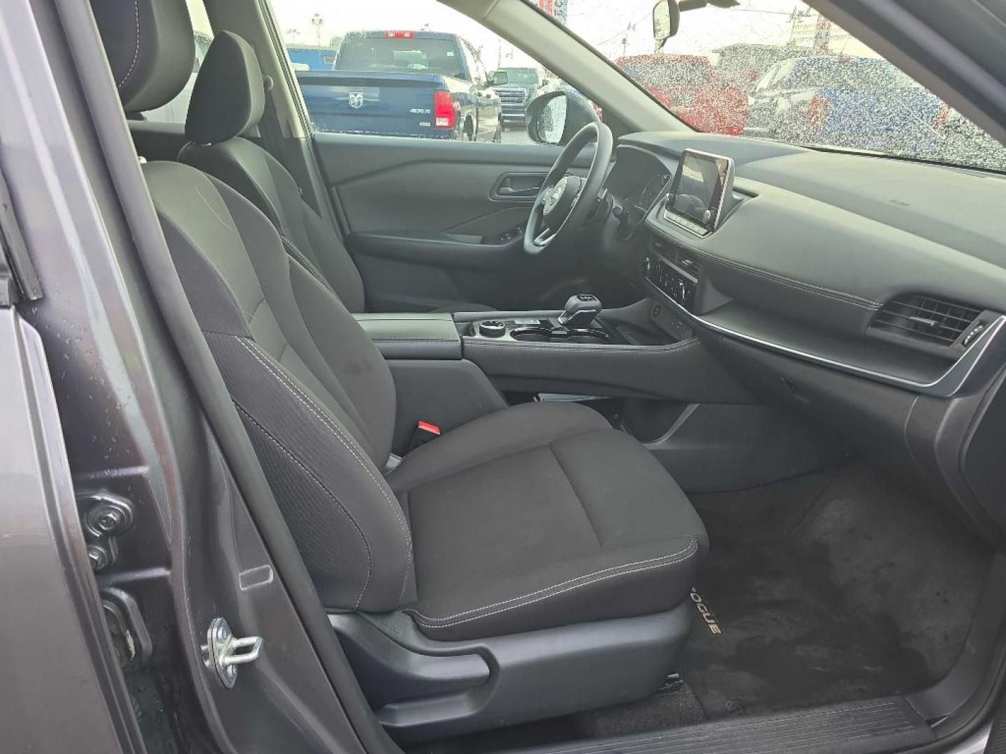 2024 GRAY NISSAN ROGUE S (5N1BT3ABXRC) with an 1.5L engine, Continuously Variable transmission, located at 2525 S. Cushman, Fairbanks, AK, 99701, (907) 452-5707, 64.824036, -147.712311- Photo#4