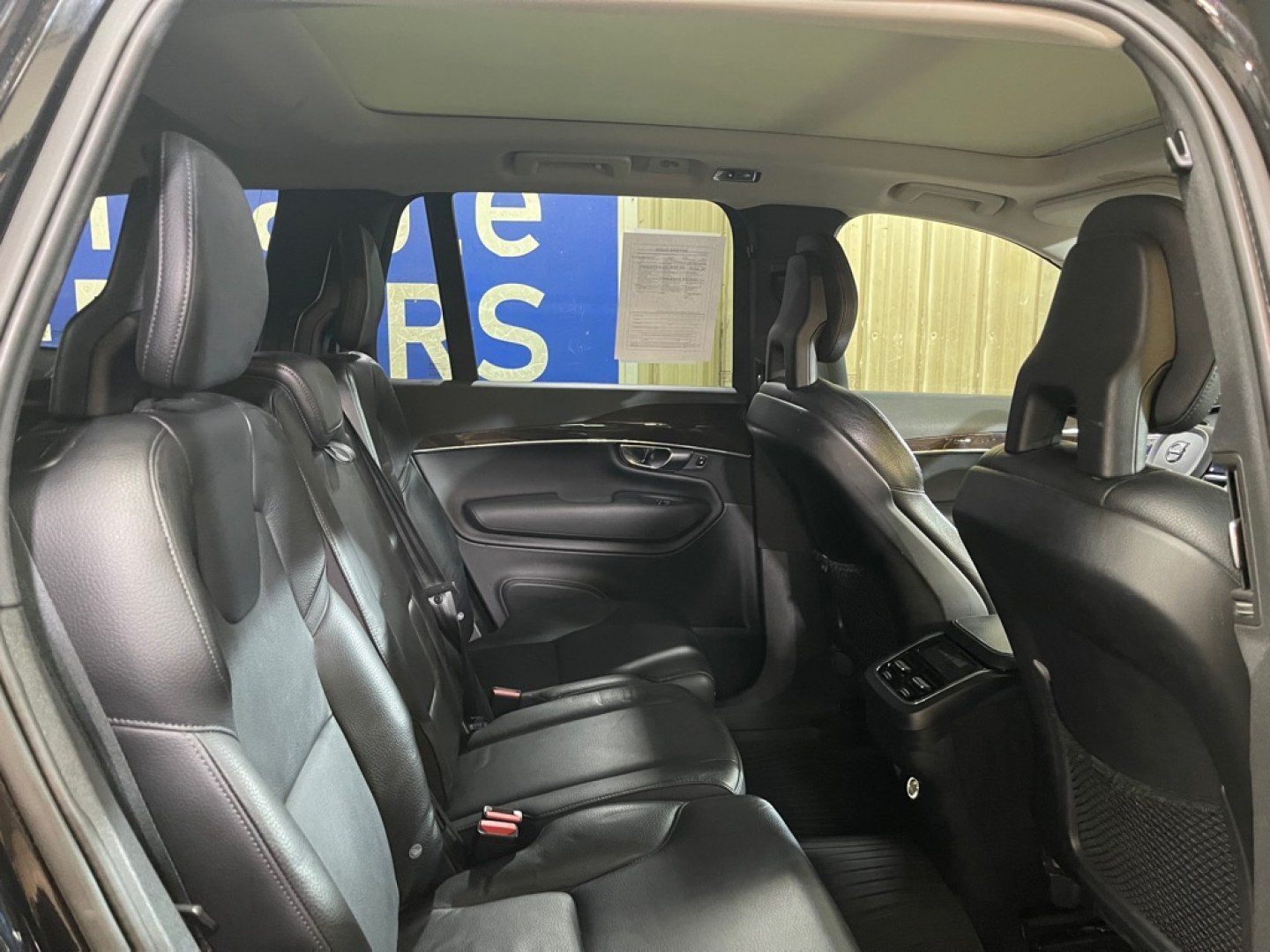 2016 BLACK VOLVO XC90 T6 (YV4A22PK1G1) with an 2.0L engine, Automatic transmission, located at 2525 S. Cushman, Fairbanks, AK, 99701, (907) 452-5707, 64.824036, -147.712311- Photo#4