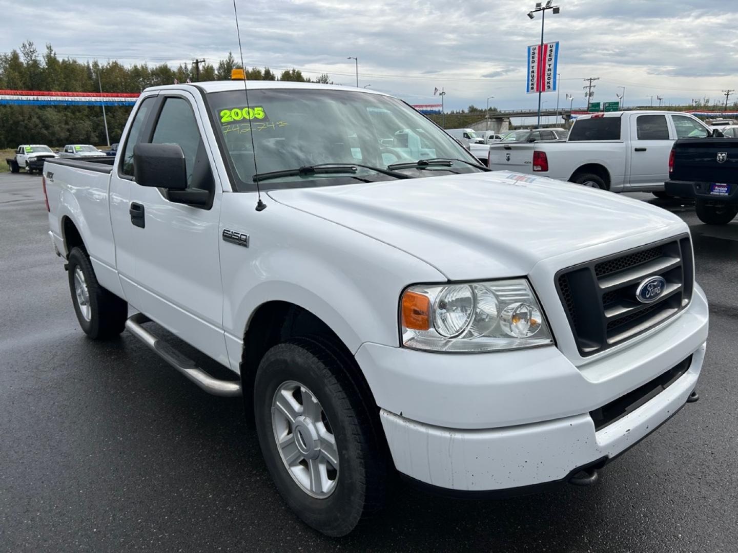 2005 WHITE FORD F150 (1FTRF14W75N) with an 4.6L engine, Automatic transmission, located at 2525 S. Cushman, Fairbanks, AK, 99701, (907) 452-5707, 64.824036, -147.712311- Photo#1