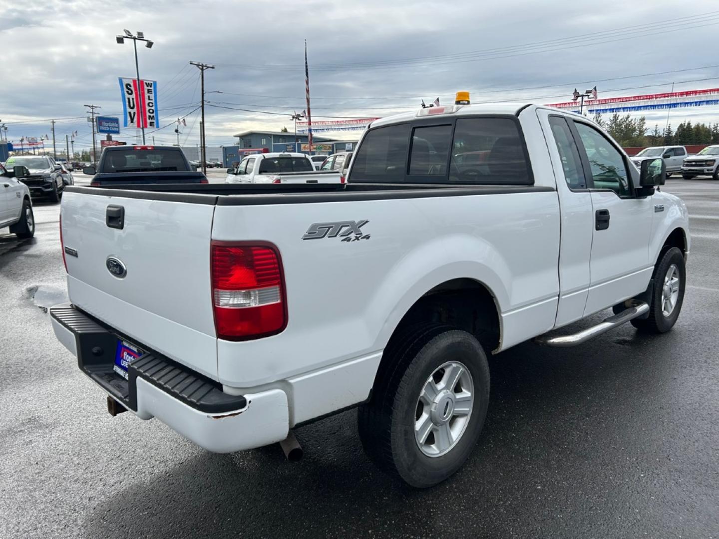 2005 WHITE FORD F150 (1FTRF14W75N) with an 4.6L engine, Automatic transmission, located at 2525 S. Cushman, Fairbanks, AK, 99701, (907) 452-5707, 64.824036, -147.712311- Photo#2