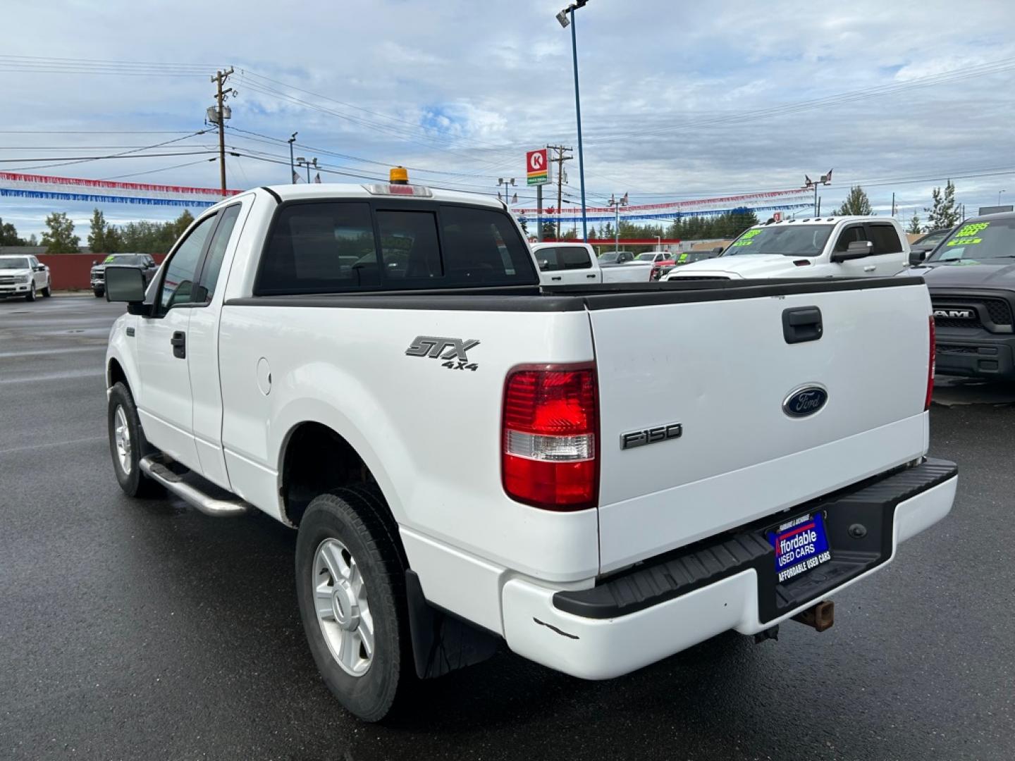 2005 WHITE FORD F150 (1FTRF14W75N) with an 4.6L engine, Automatic transmission, located at 2525 S. Cushman, Fairbanks, AK, 99701, (907) 452-5707, 64.824036, -147.712311- Photo#3