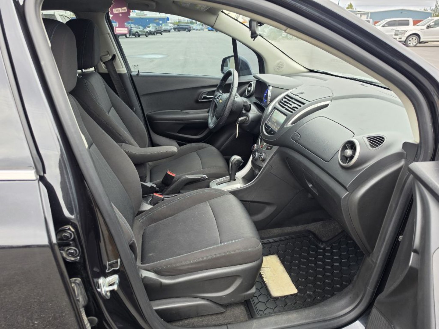2016 BLACK CHEVROLET TRAX 1LT (KL7CJPSB9GB) with an 1.4L engine, Automatic transmission, located at 2525 S. Cushman, Fairbanks, AK, 99701, (907) 452-5707, 64.824036, -147.712311- Photo#5