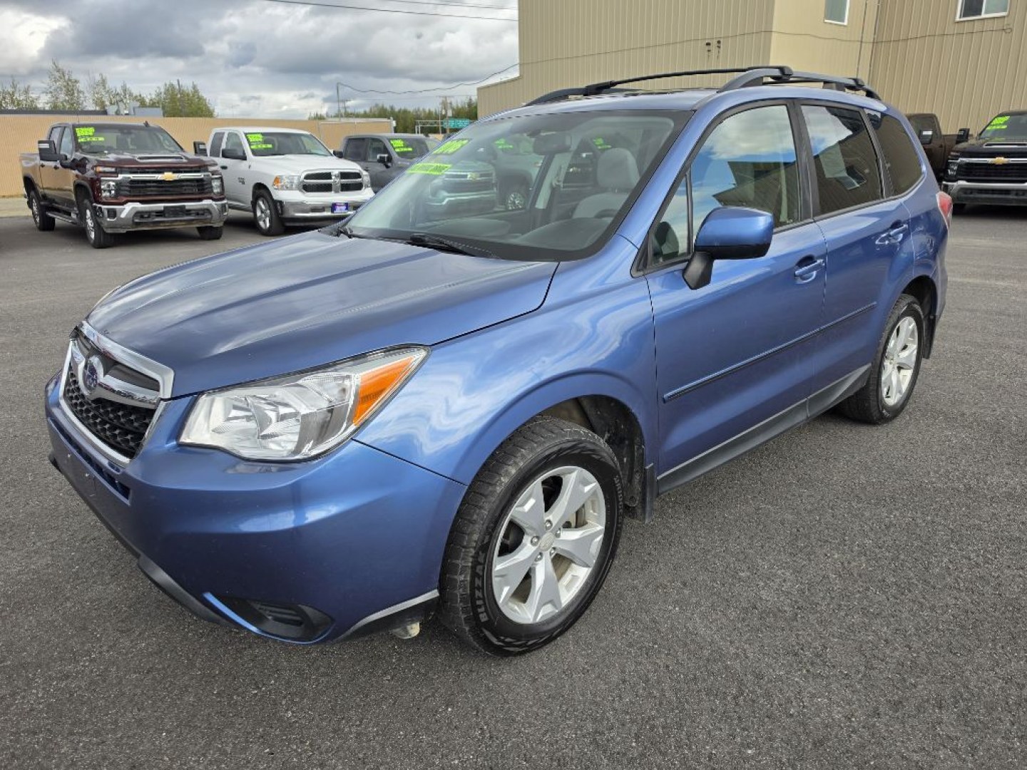 2016 BLUE SUBARU FORESTER 2.5I PREMIUM (JF2SJADC2GH) with an 2.5L engine, 6-Speed Manual transmission, located at 2525 S. Cushman, Fairbanks, AK, 99701, (907) 452-5707, 64.824036, -147.712311- Photo#1