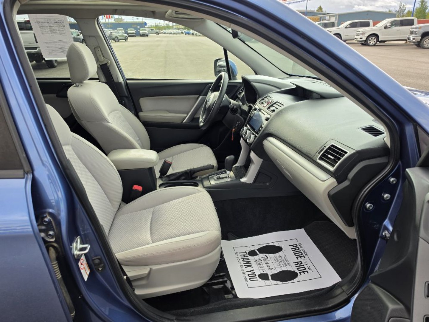 2016 BLUE SUBARU FORESTER 2.5I PREMIUM (JF2SJADC2GH) with an 2.5L engine, 6-Speed Manual transmission, located at 2525 S. Cushman, Fairbanks, AK, 99701, (907) 452-5707, 64.824036, -147.712311- Photo#4